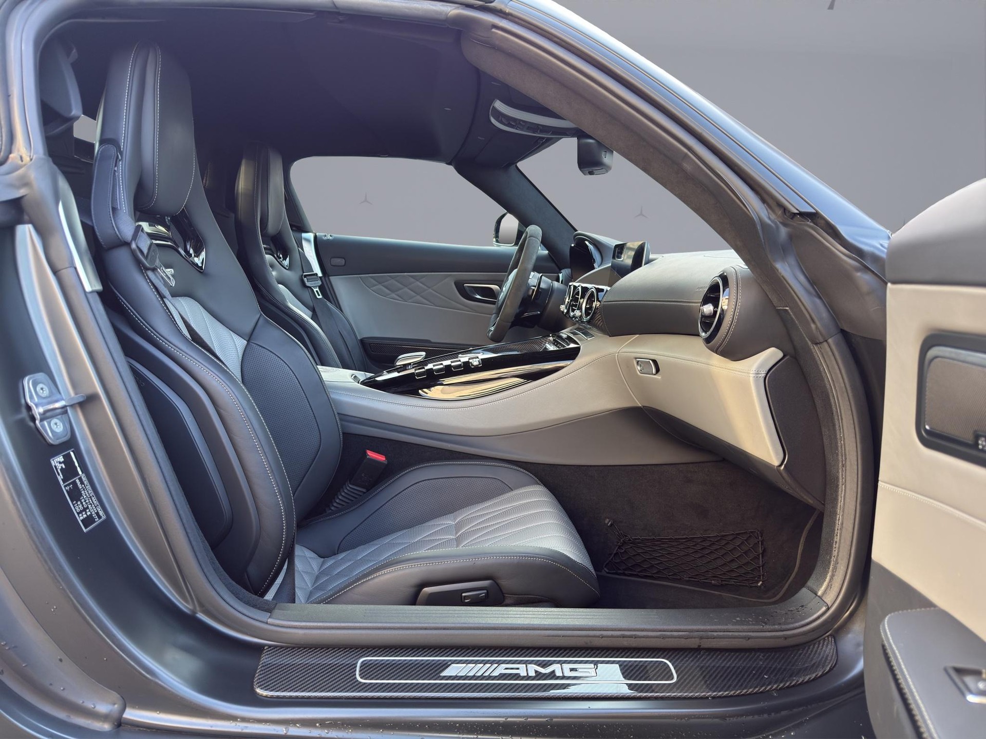 MERCEDES-BENZ AMG GT R Roadster-image-15