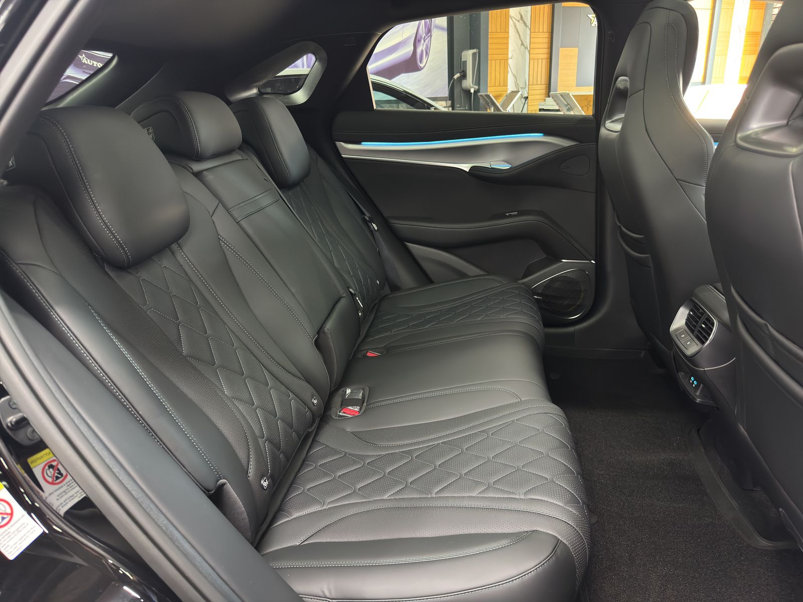 BYD Sealion 7 91,3 kWh Excellence AWD-image-18