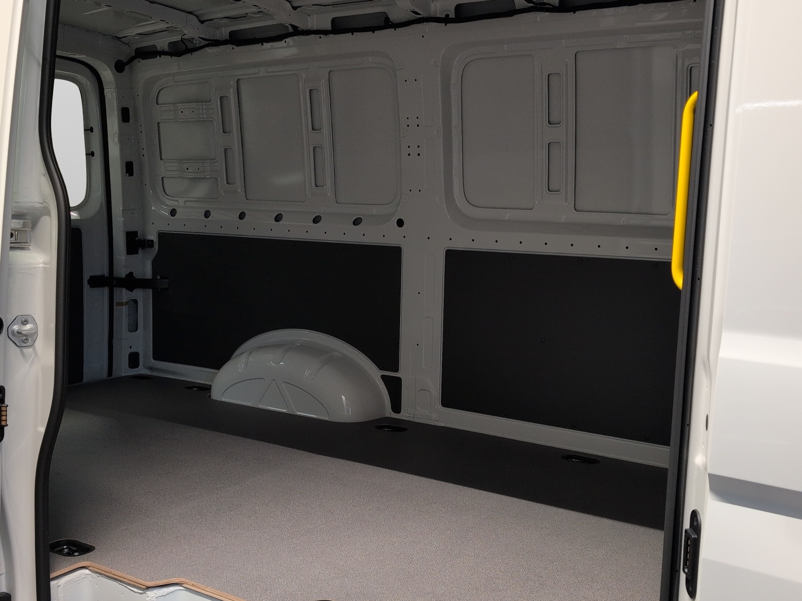 VW Crafter 35 2.0 BiTDI L3 4Motion A-image-7