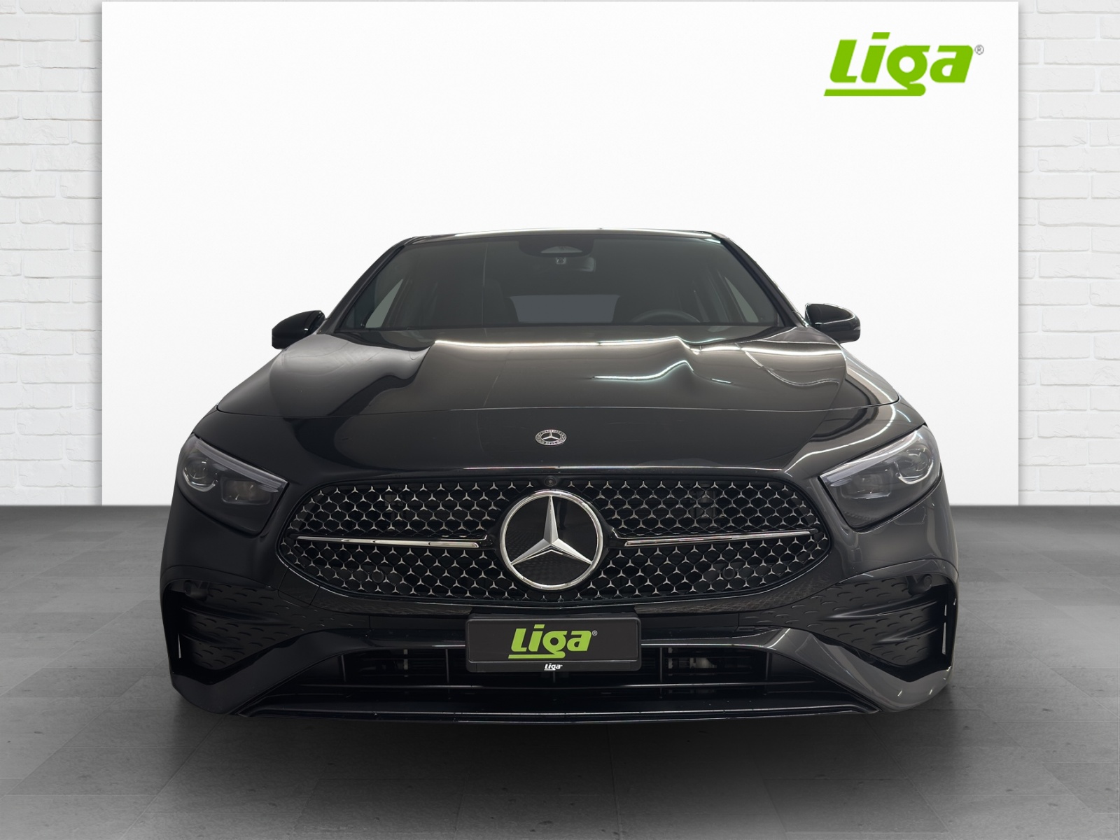 MERCEDES-BENZ A 200 AMG Line Night Star-image-2