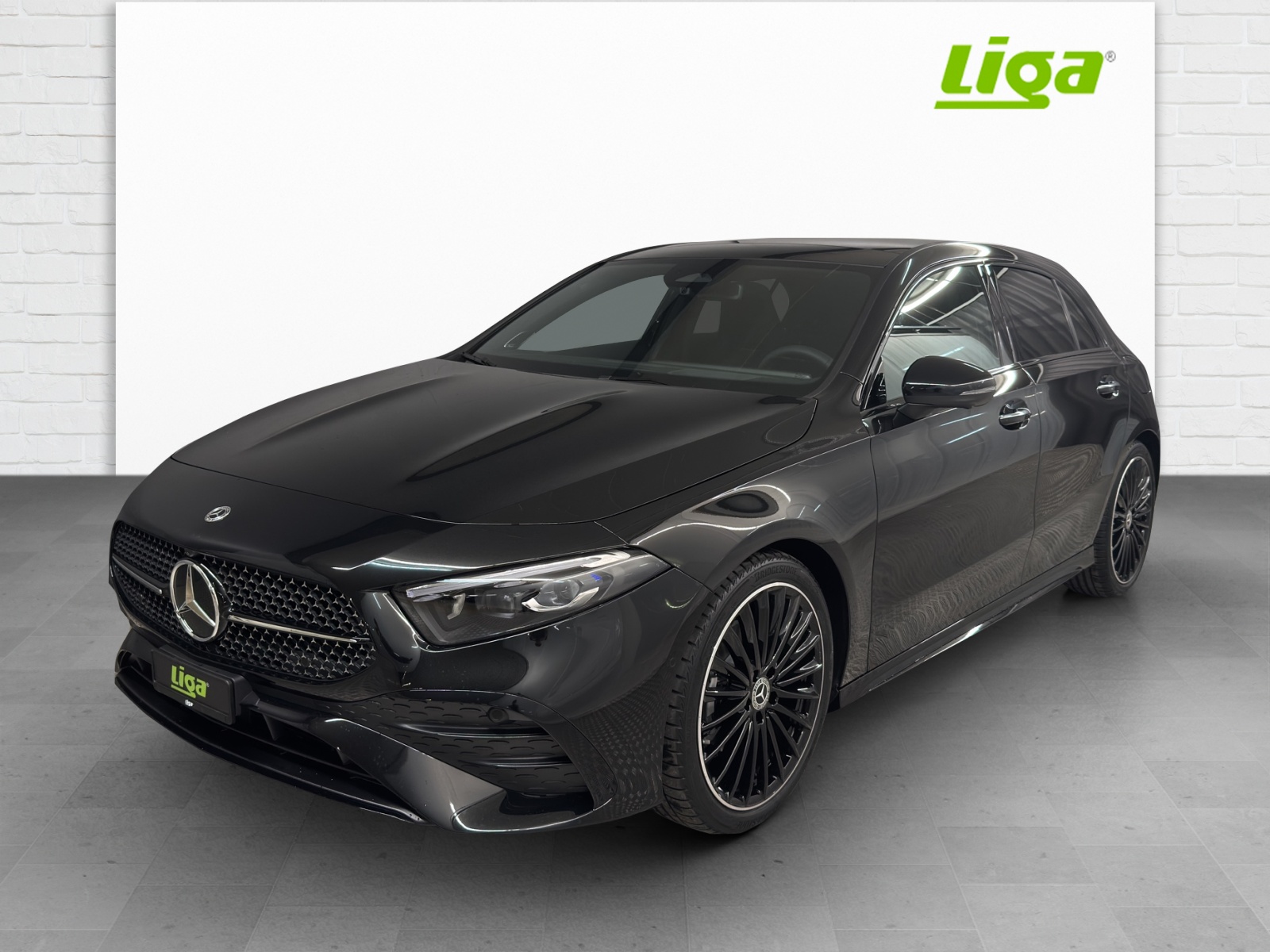 MERCEDES-BENZ A 200 AMG Line Night Star-image-1