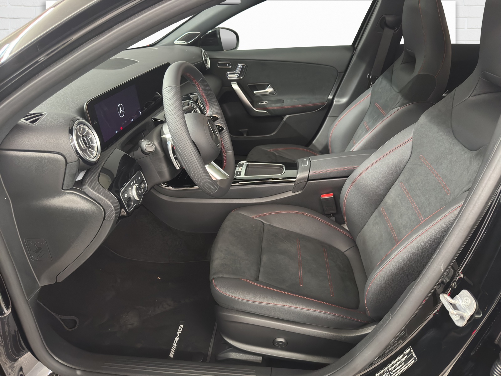 MERCEDES-BENZ A 200 AMG Line Night Star-image-6