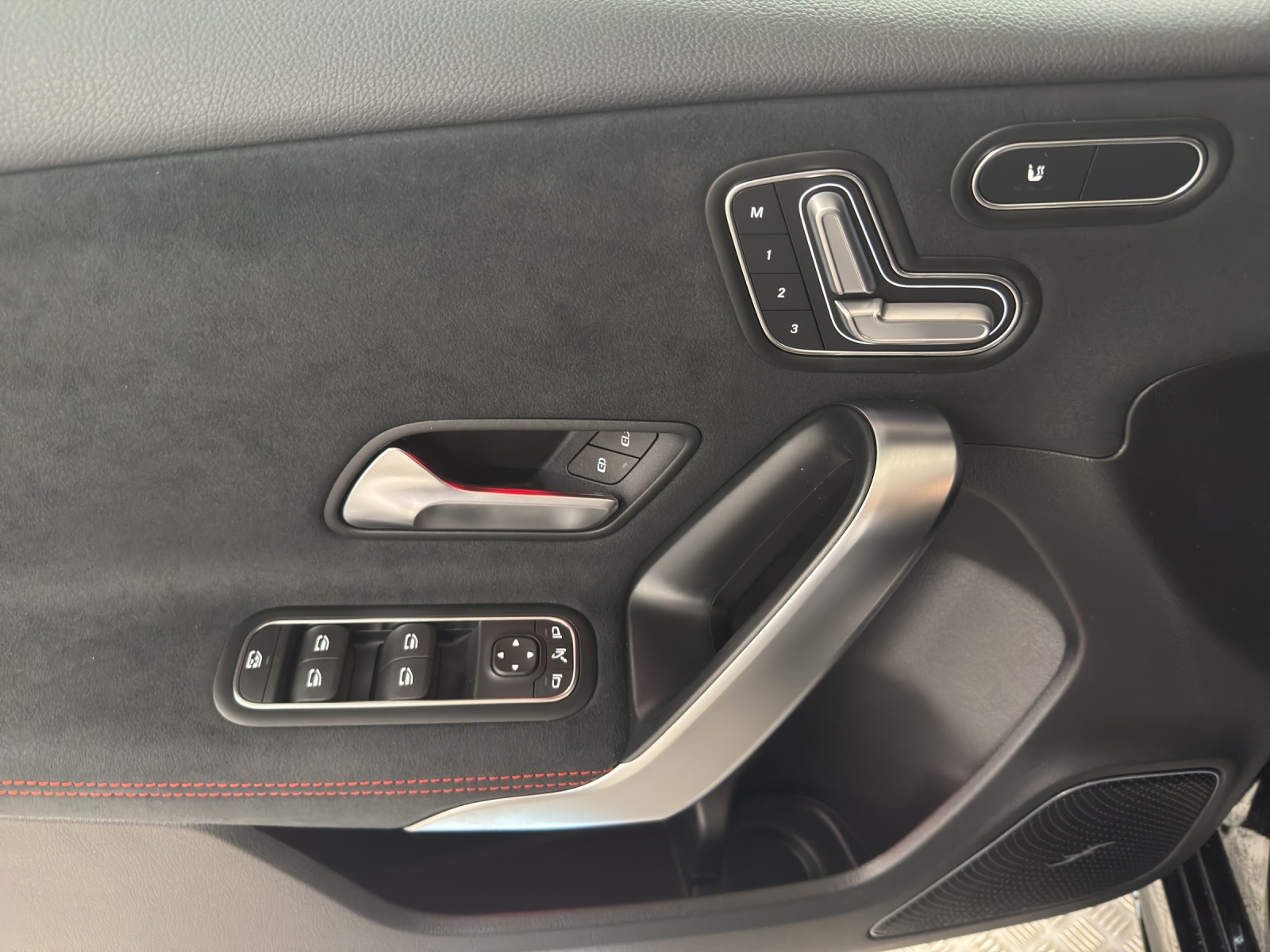 MERCEDES-BENZ A 200 AMG Line Night Star-image-11