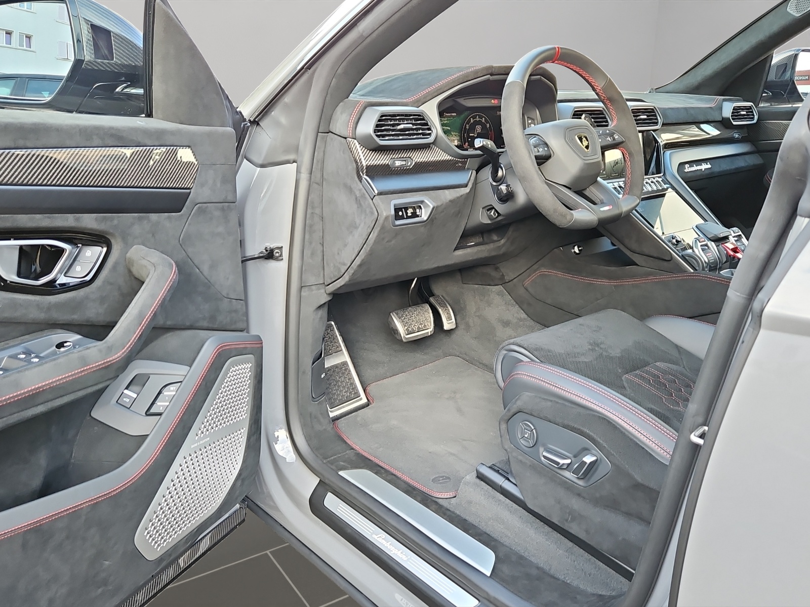 LAMBORGHINI Urus Performante E-Gear-image-14