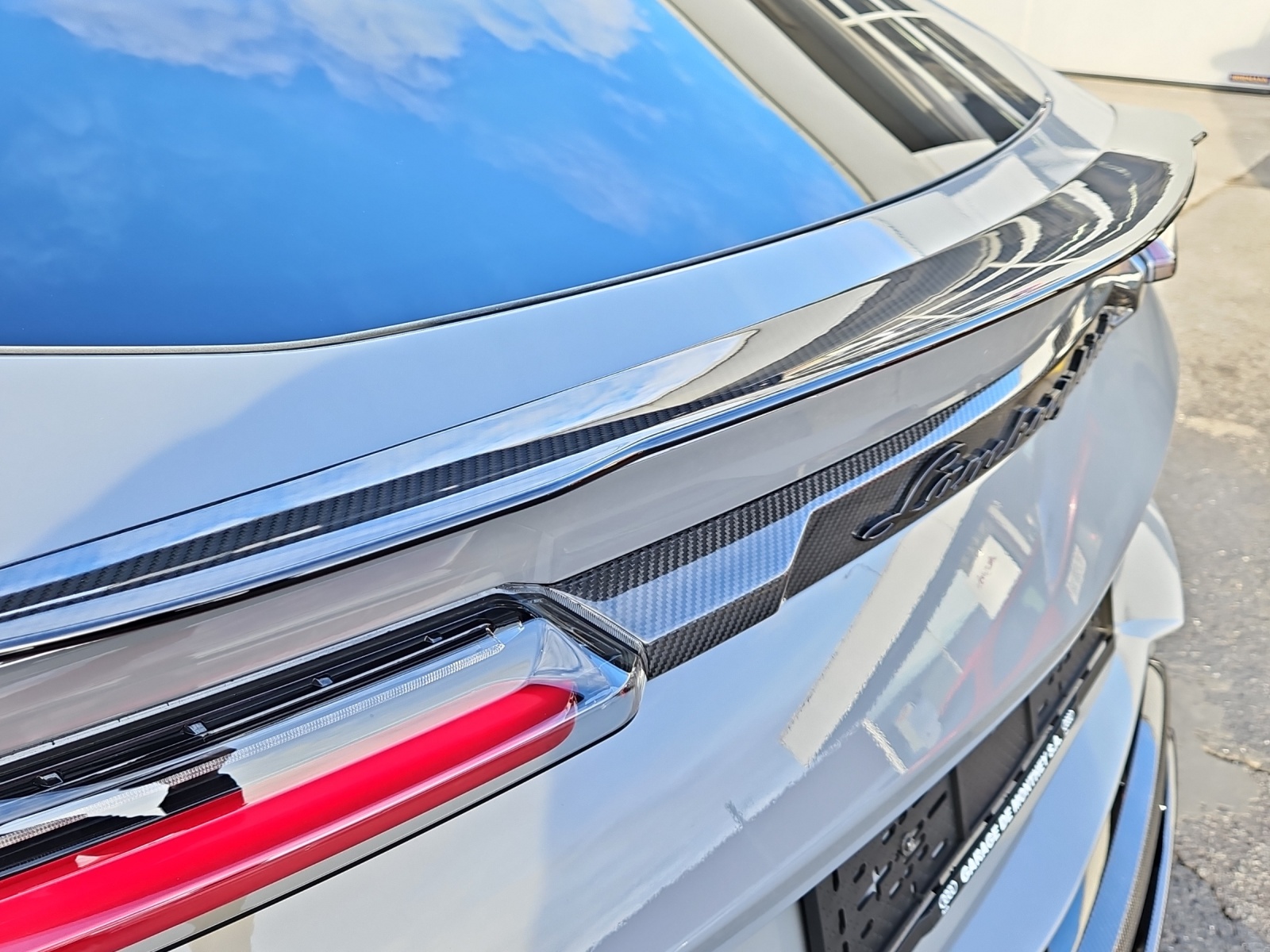LAMBORGHINI Urus Performante E-Gear-image-12