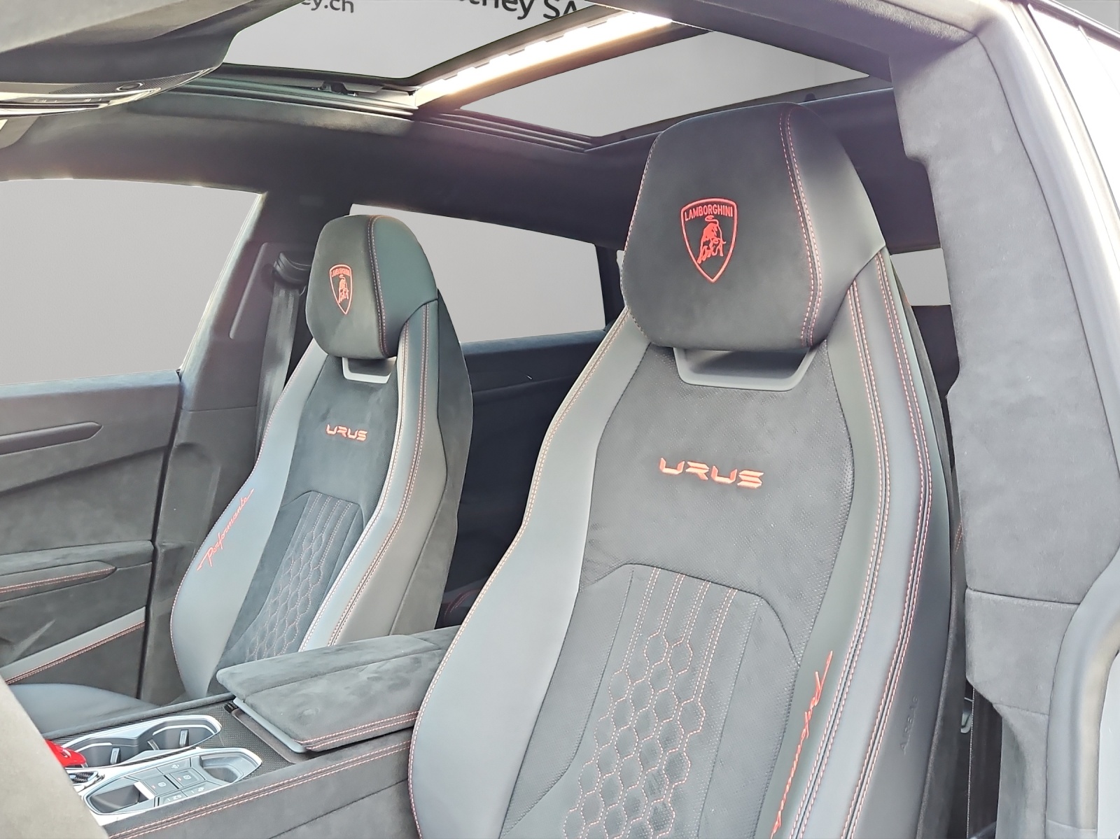 LAMBORGHINI Urus Performante E-Gear-image-15