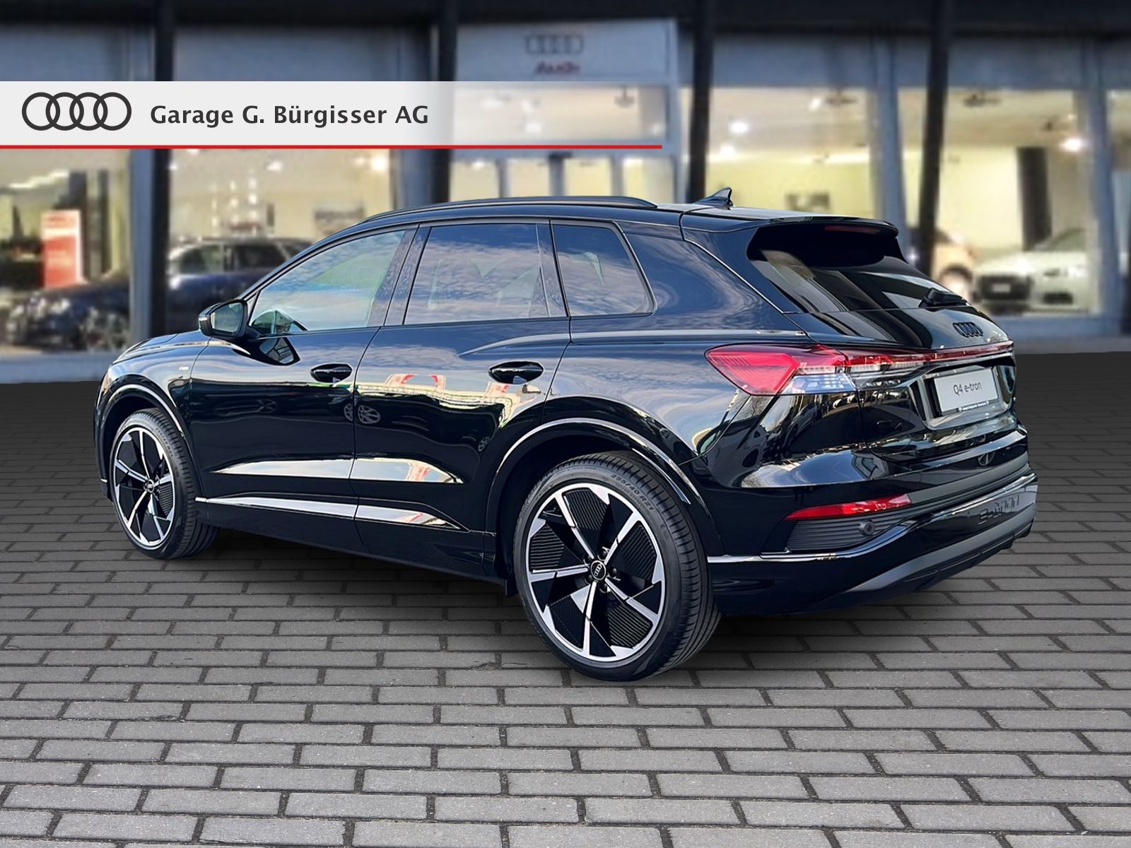 AUDI Q4 e-tron 45 Edition Swiss Ski quattro Mythosschwarz Metallic-image-3