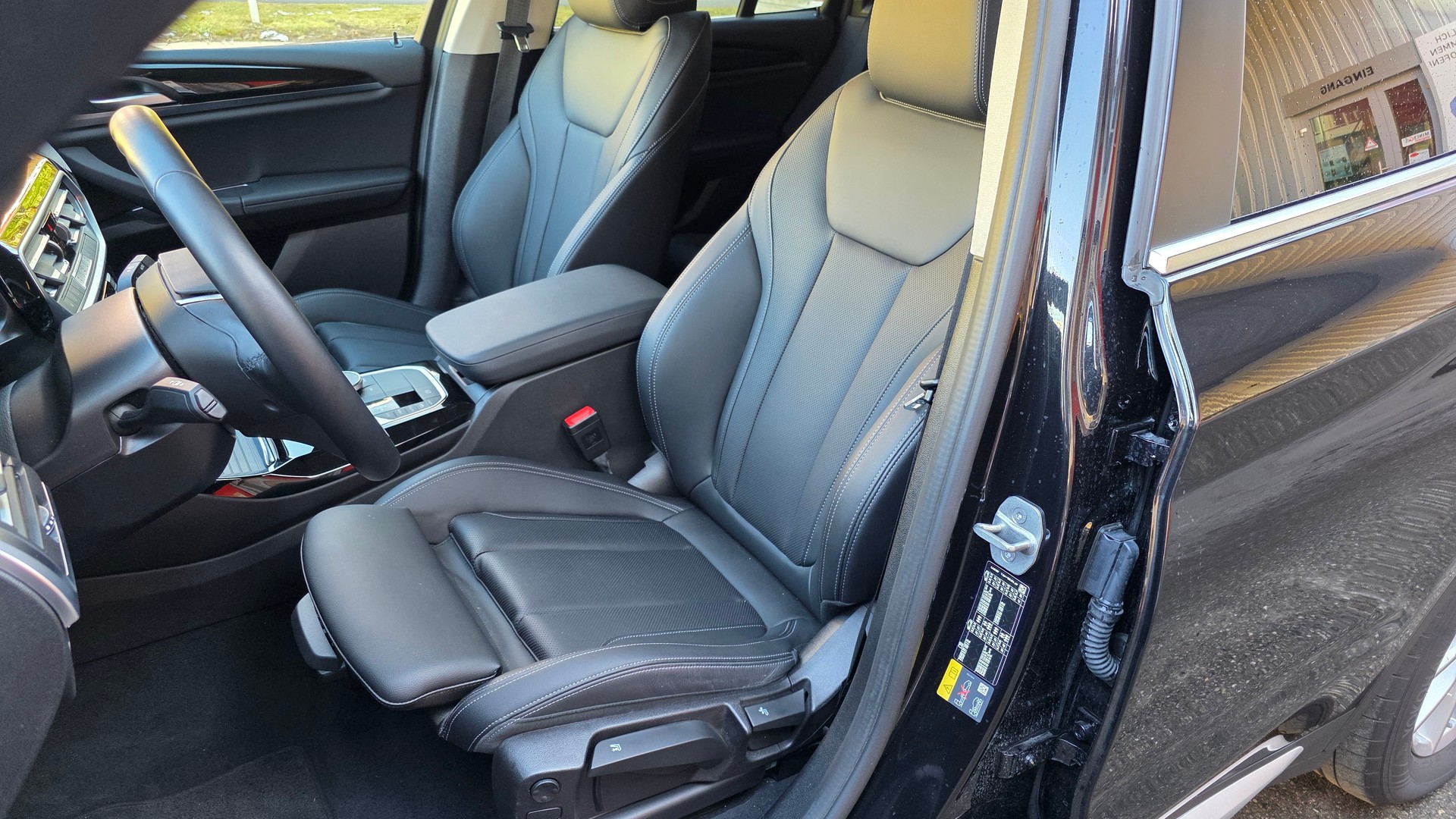 BMW X3 xDrive 30e-image-12