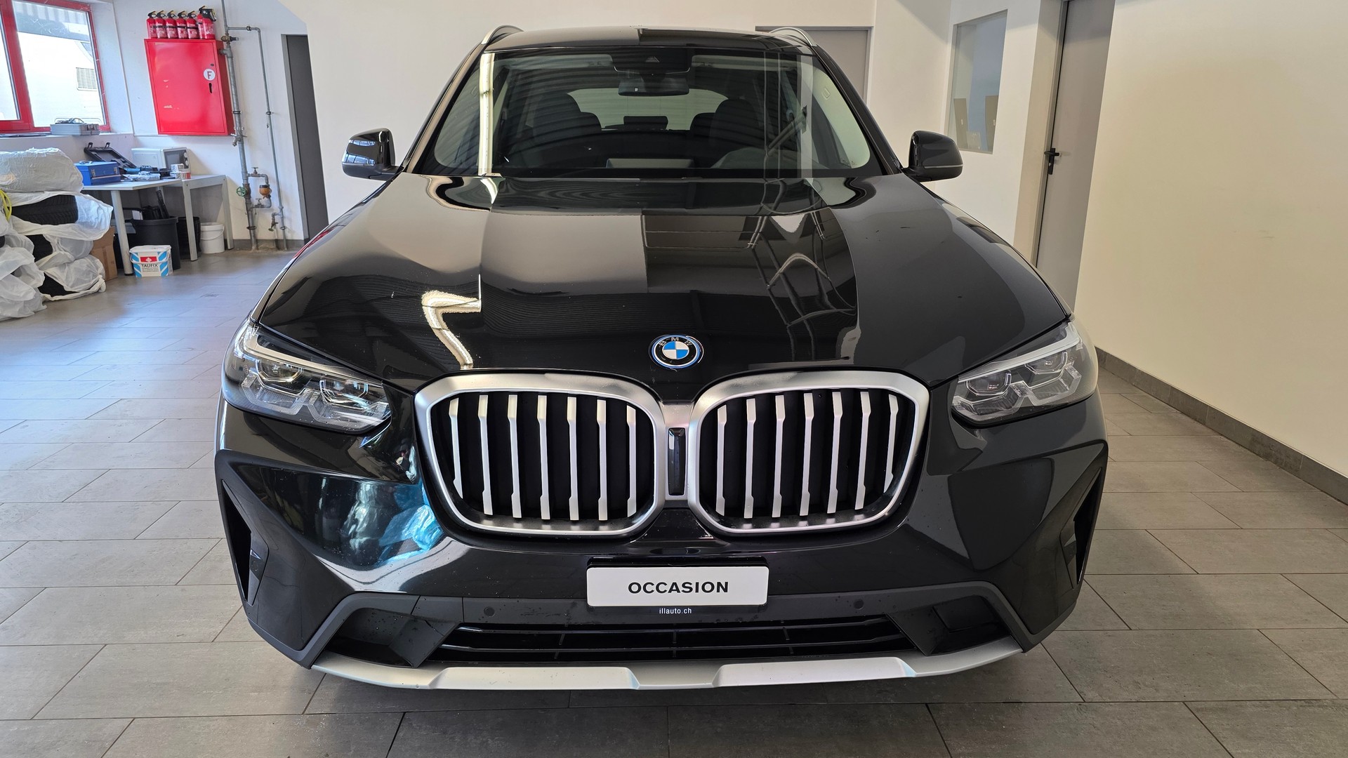 BMW X3 xDrive 30e-showroom-element-1