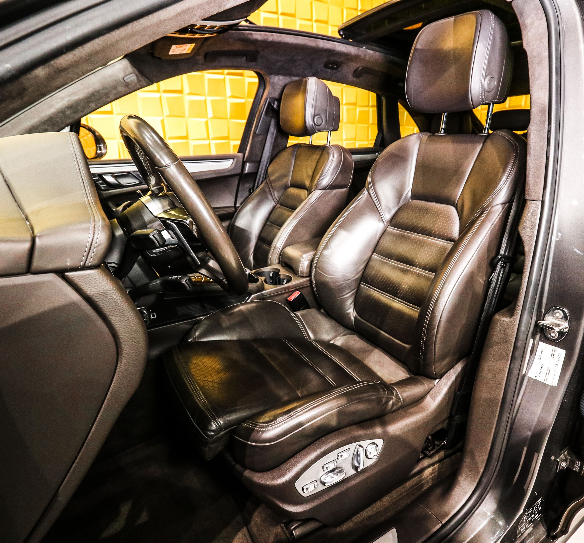 PORSCHE Macan Turbo Performance PDK-image-9