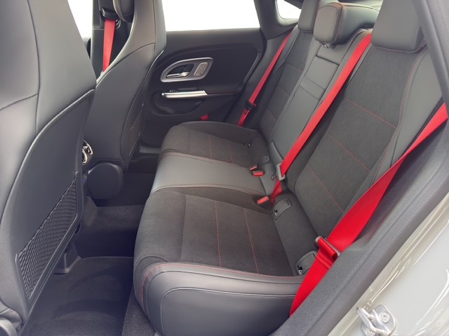 MERCEDES-BENZ CLA 220 8G-DCT 4Matic-image-7