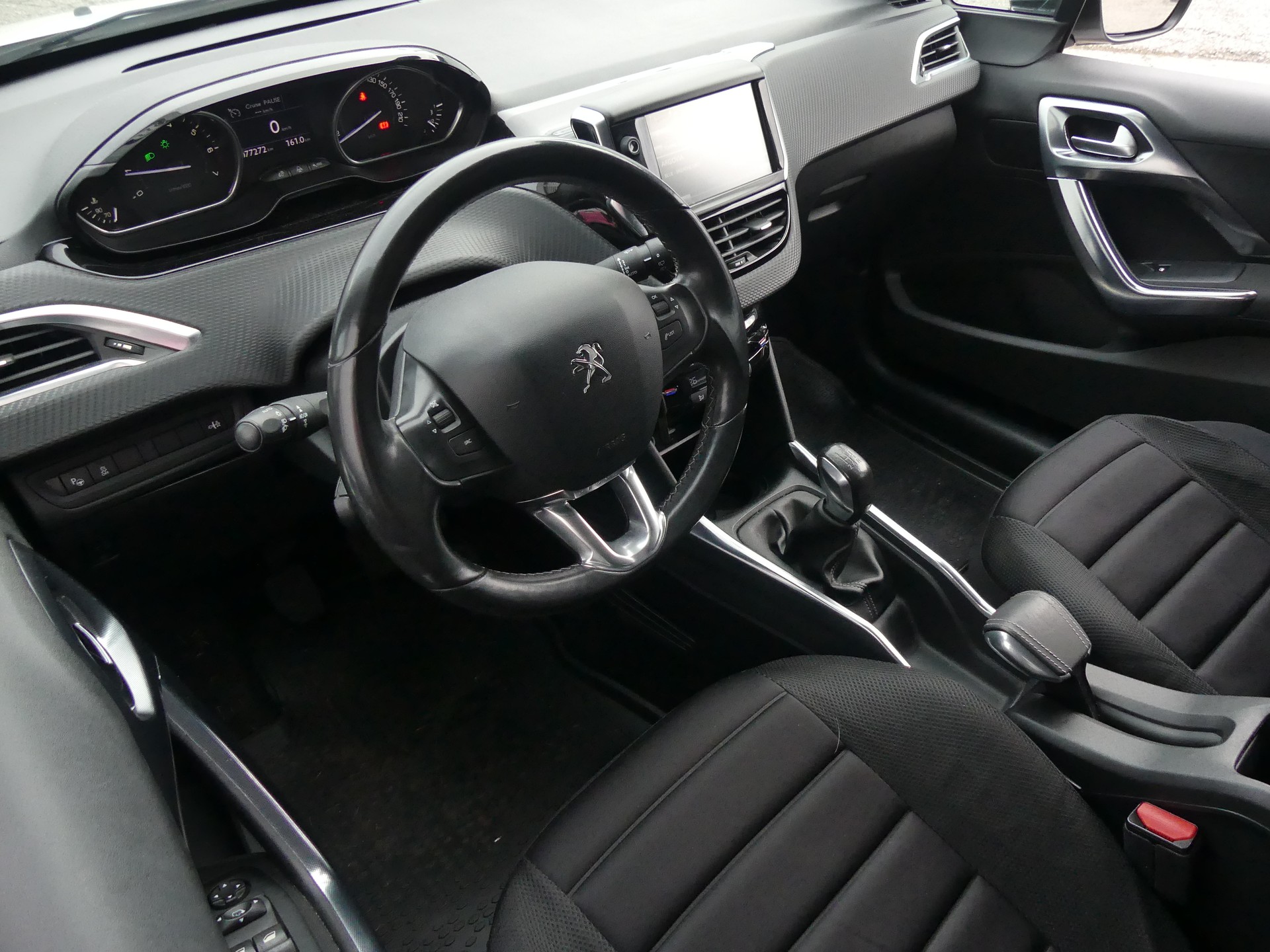 PEUGEOT 2008 1.6 VTI Allure-image-3