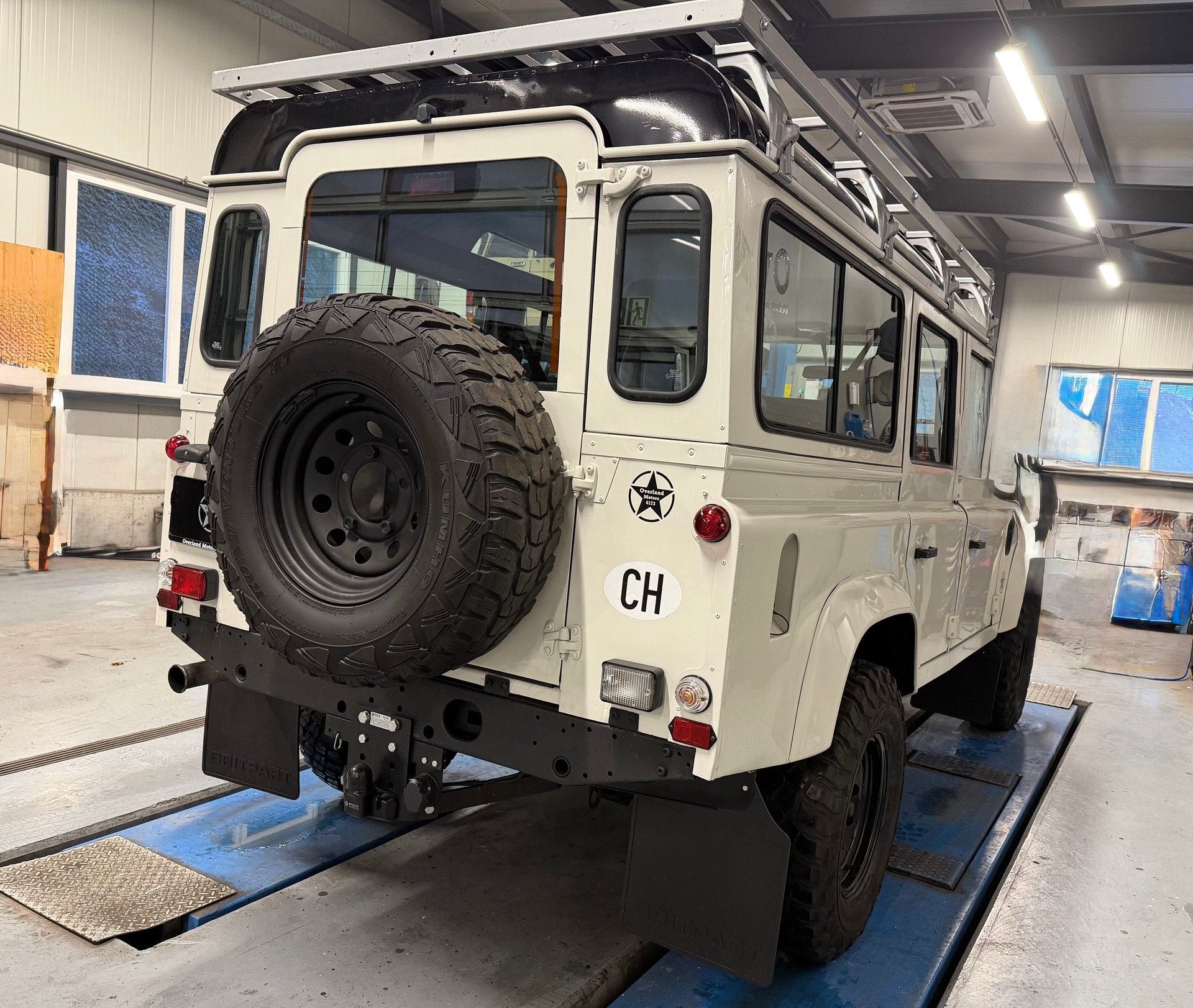 LAND ROVER Defender 110 SW 2.5 Td5-image-4