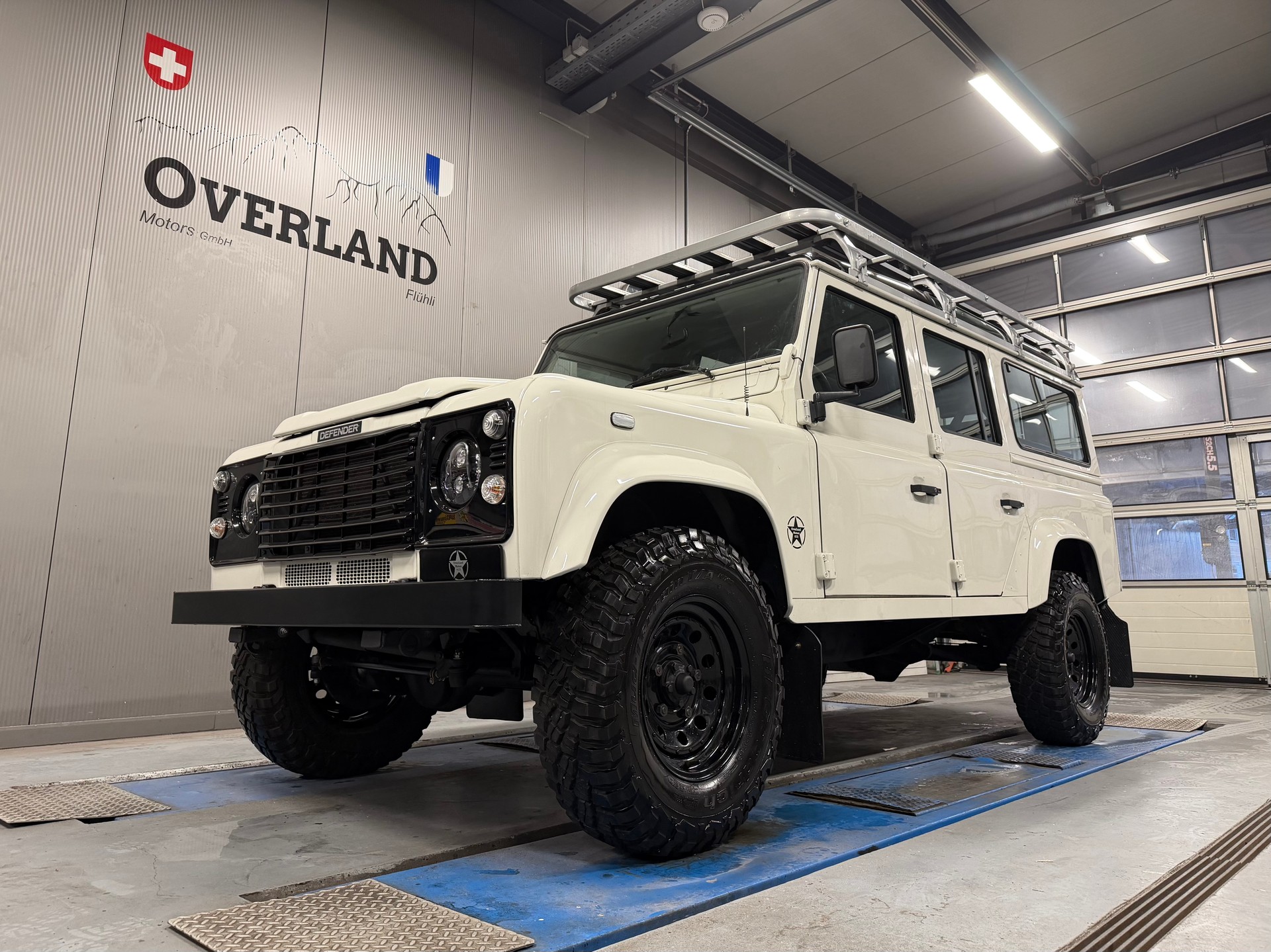 LAND ROVER Defender 110 SW 2.5 Td5-image-11