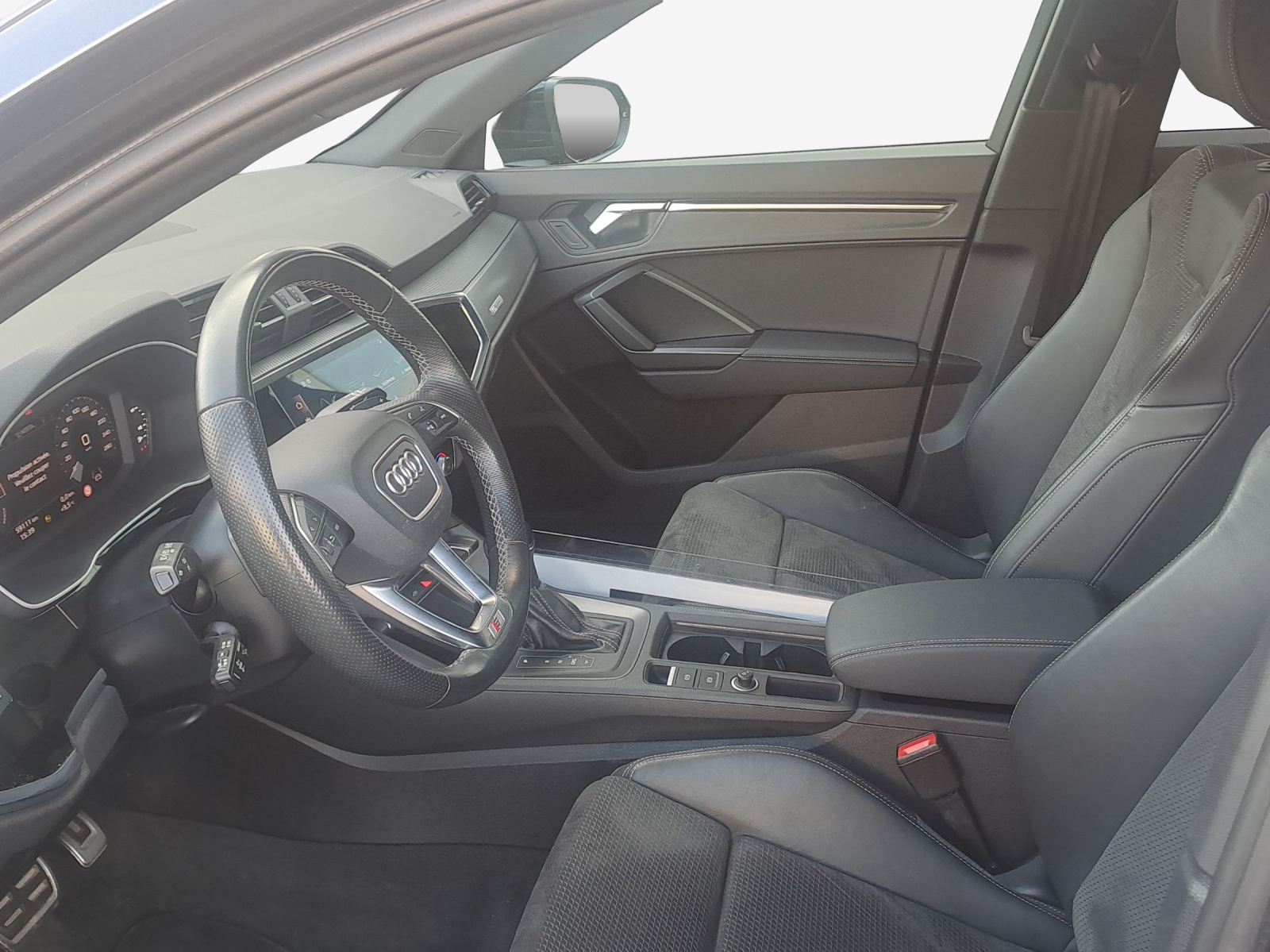 AUDI Q3 45 TFSI e S line Attraction S-tronic-image-8