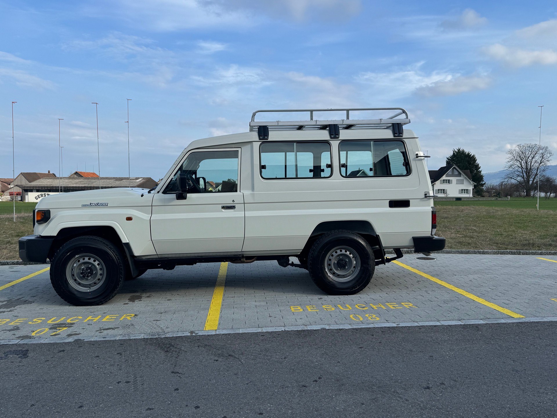 TOYOTA Land Cruiser GRJ78 4.0 V6-image-2