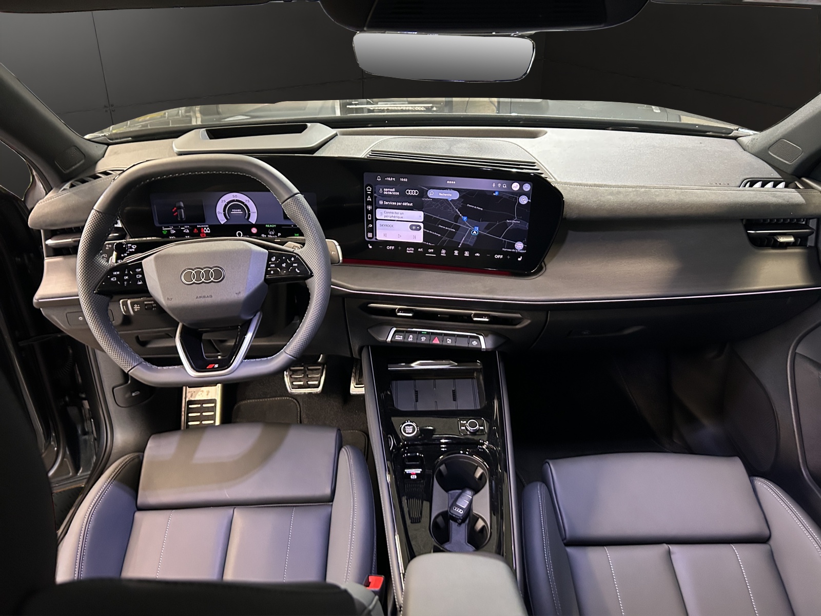 AUDI Q3 Sportback e-hybrid 200 kW S tronig-image-12