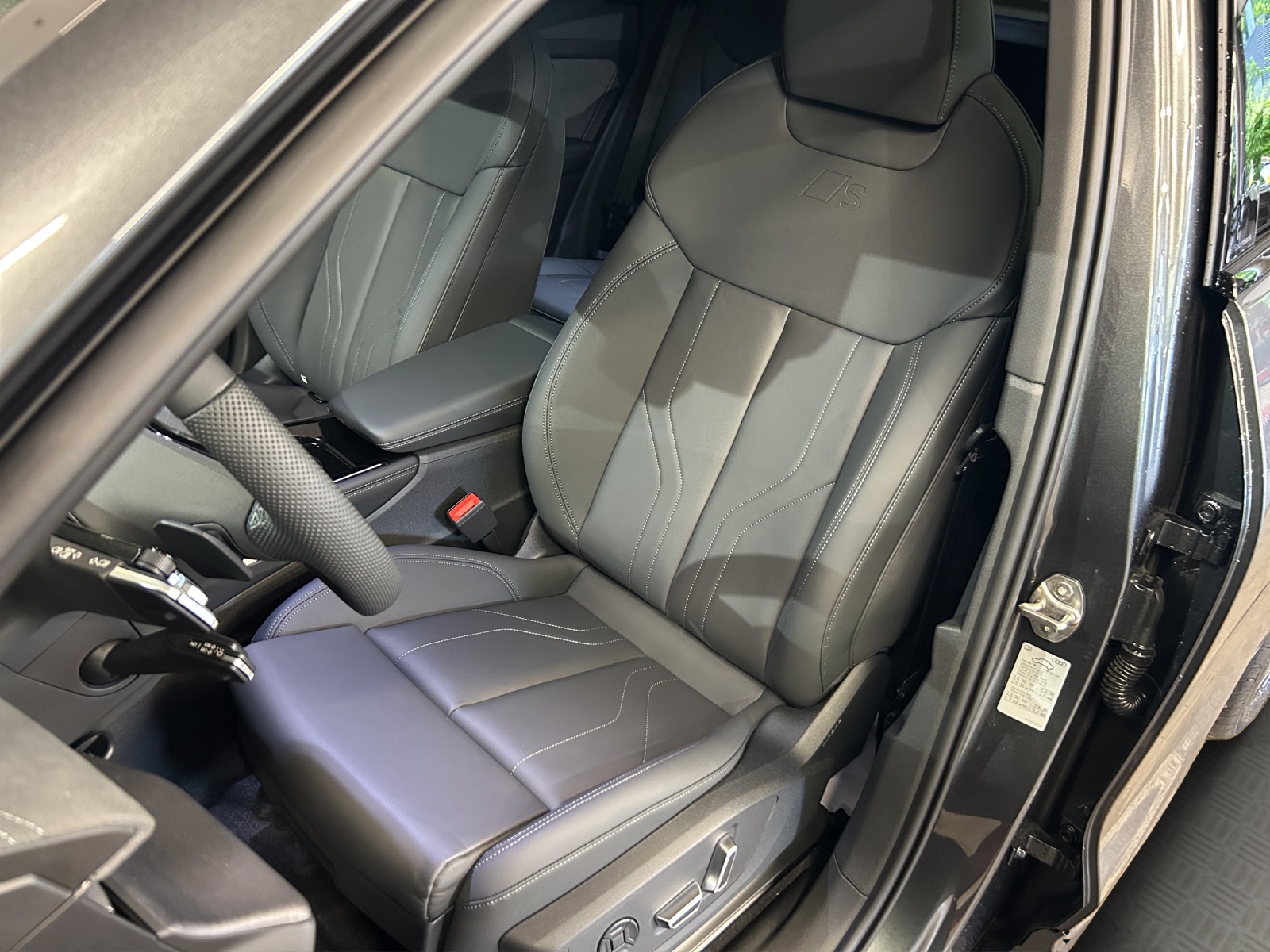 AUDI Q3 Sportback e-hybrid 200 kW S tronig-image-8