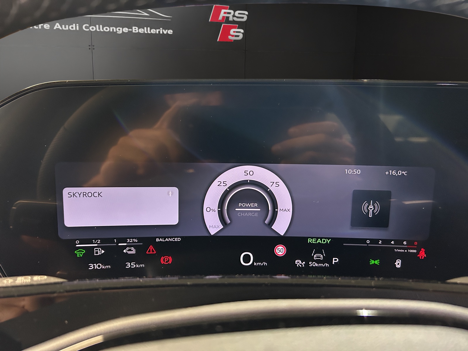 AUDI Q3 Sportback e-hybrid 200 kW S tronig-image-10