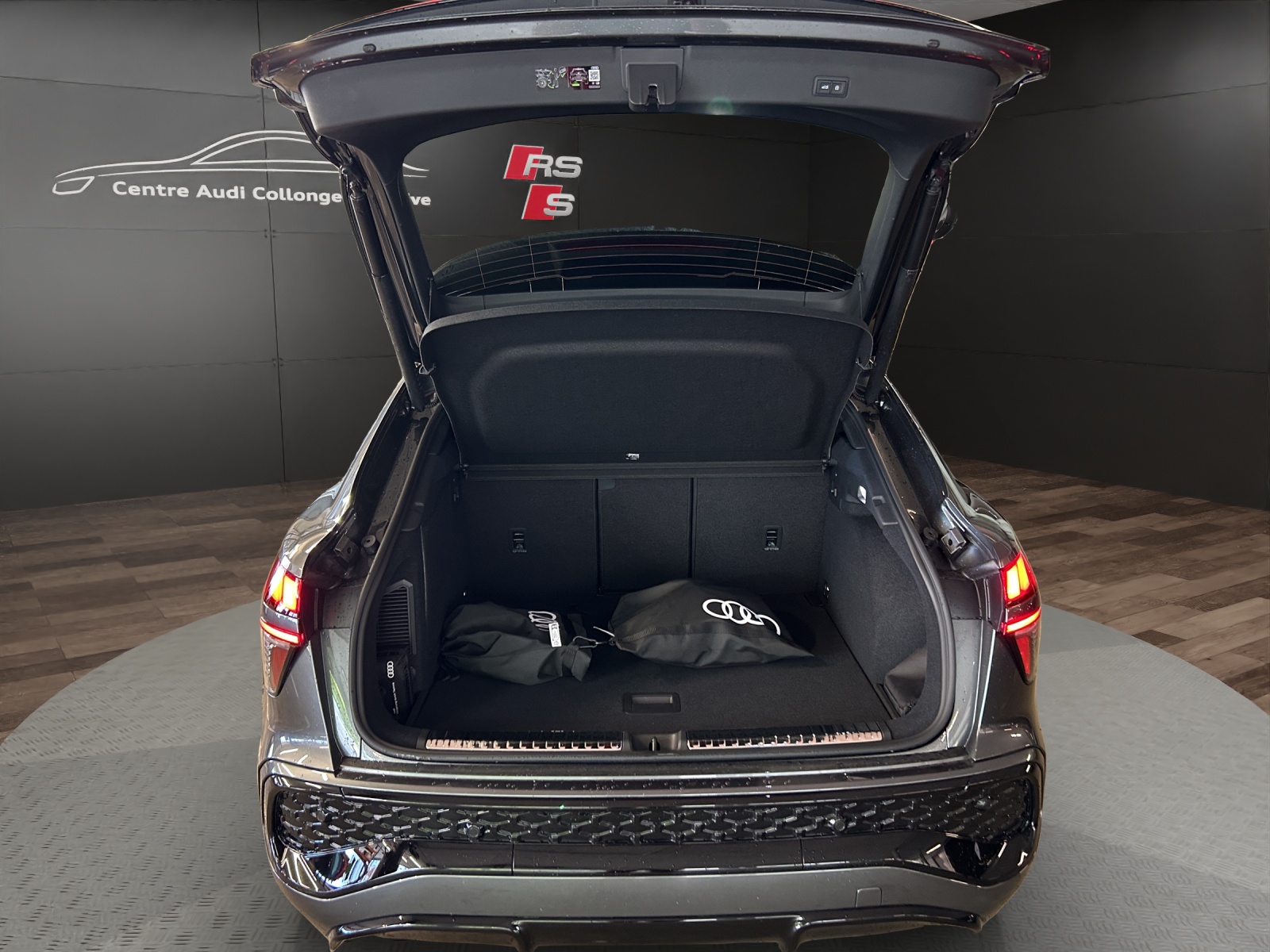 AUDI Q3 Sportback e-hybrid 200 kW S tronig-image-17