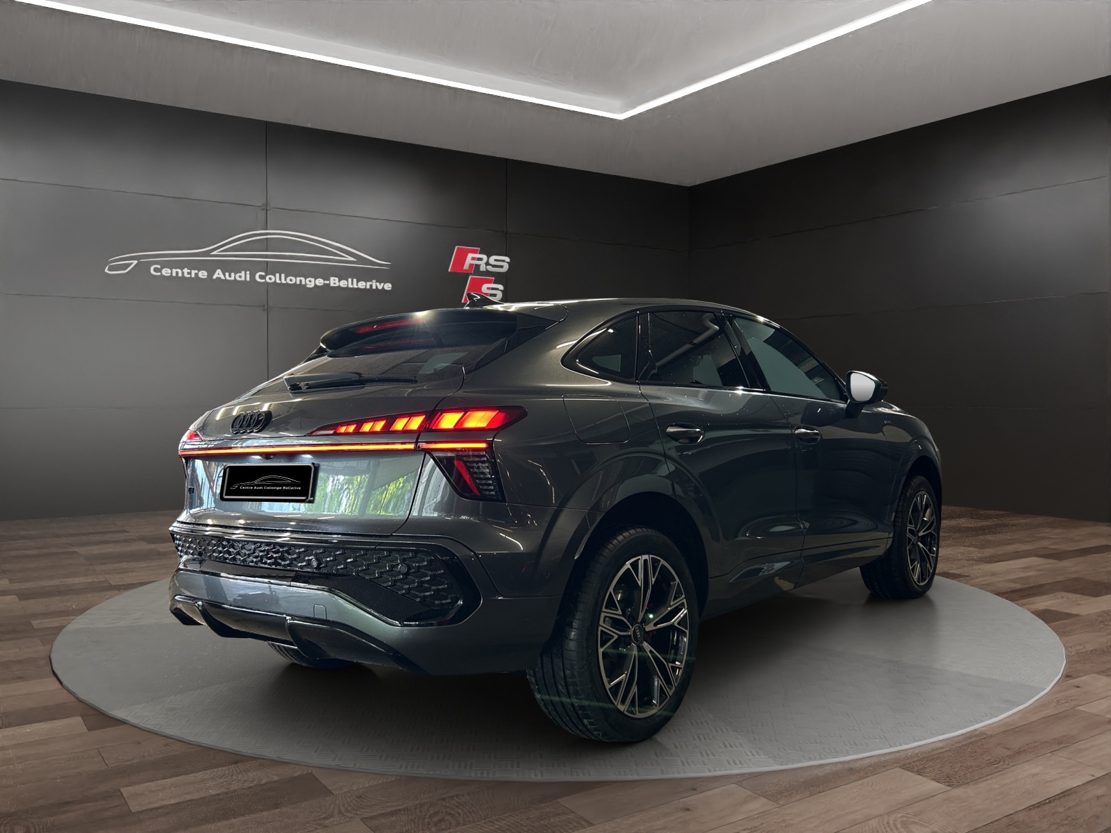 AUDI Q3 Sportback e-hybrid 200 kW S tronig-image-5