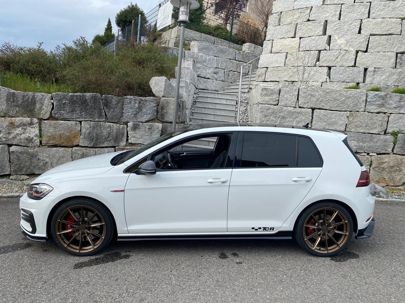 VW Golf 2.0 TSI GTI TCR DSG-image-1
