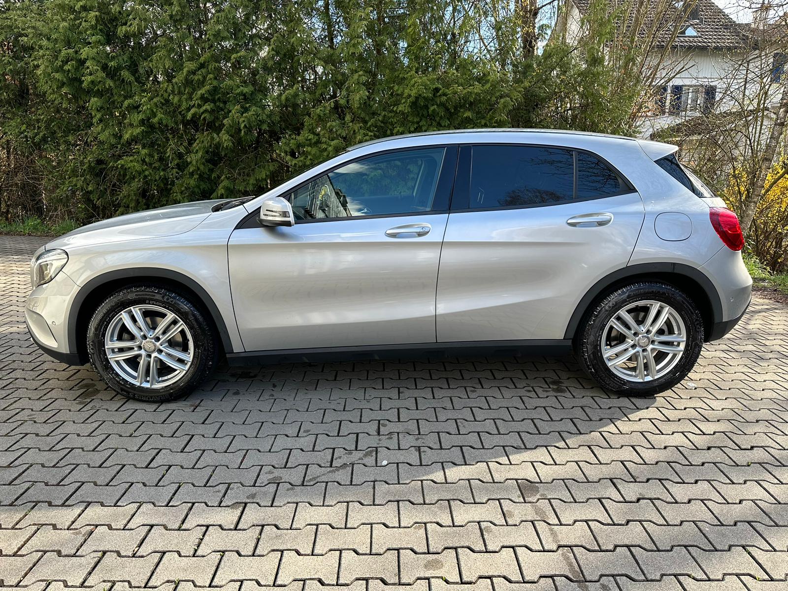 MERCEDES-BENZ GLA 200 CDI Swiss Star Edition 4Matic 7G-DCT-image-1