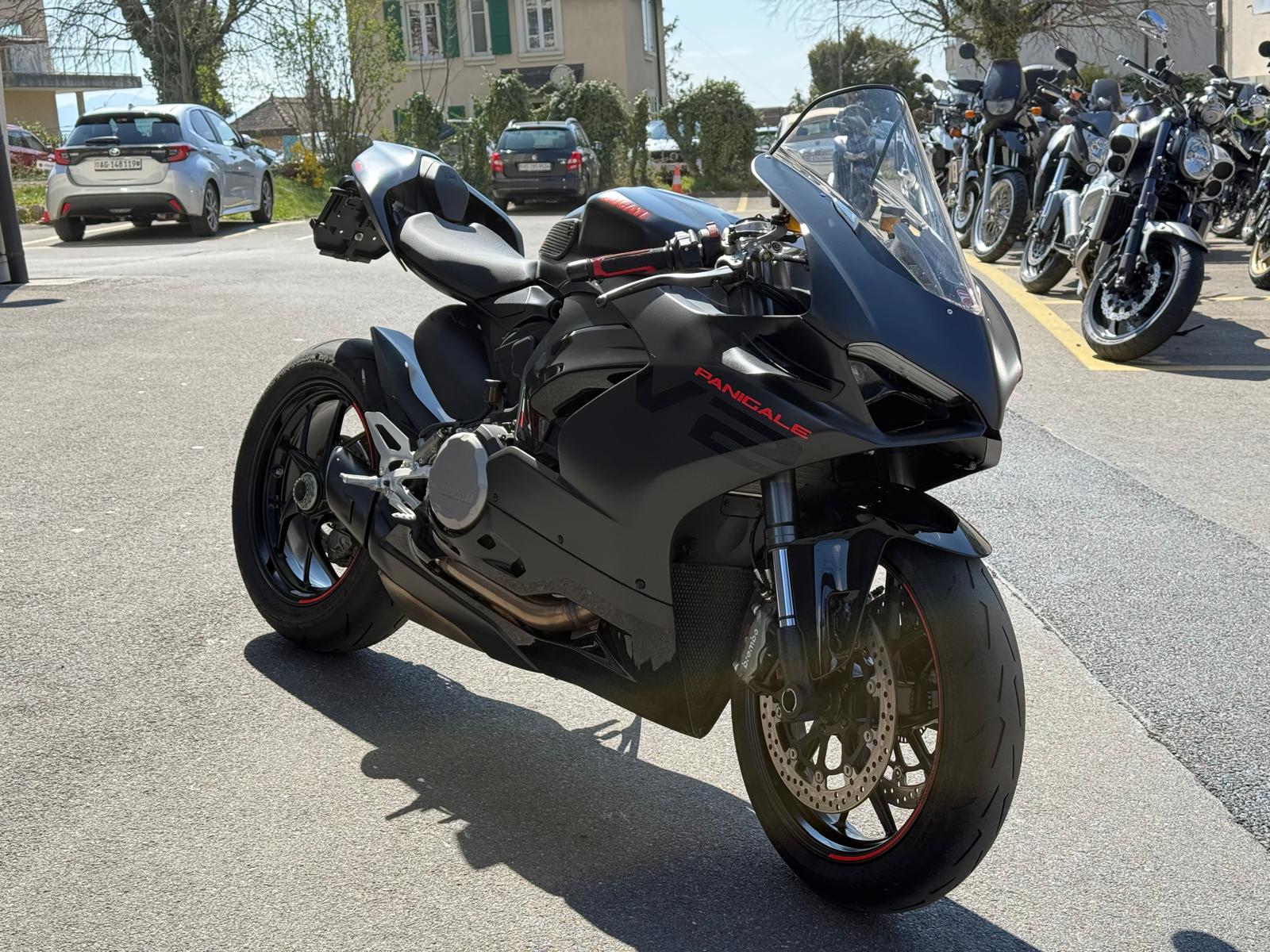 DUCATI Panigale V2-showroom-element-1