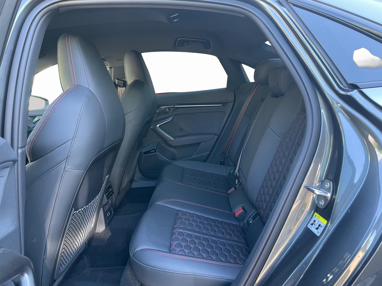 AUDI RS3 Limousine 2.5 TSI quattro S-tronic-image-6