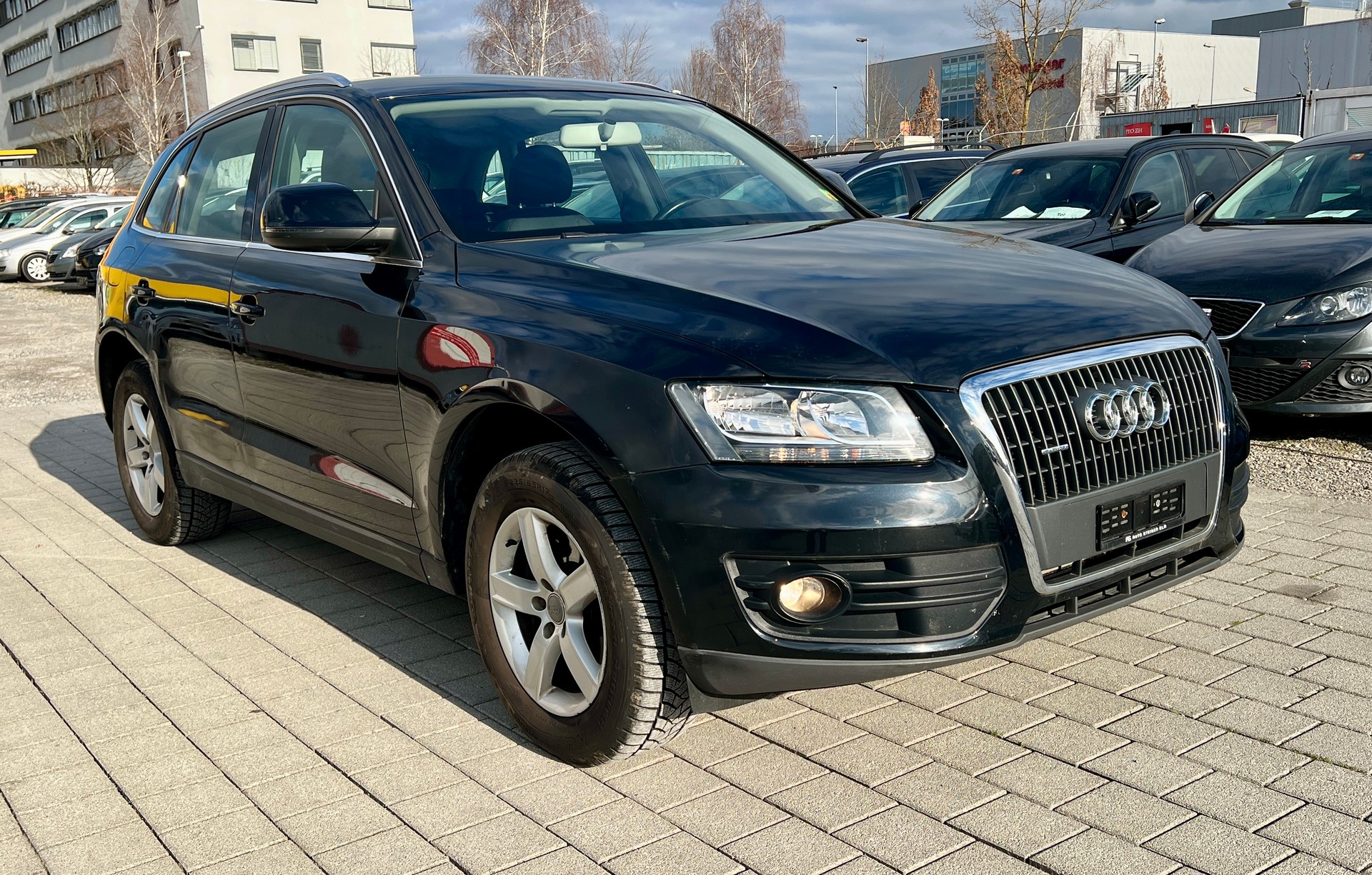 AUDI Q5 2.0 TDI quattro S-tronic Automat (Klimatronik * Alufelgen * Radio CD * Sensoren * BO4)-image-3