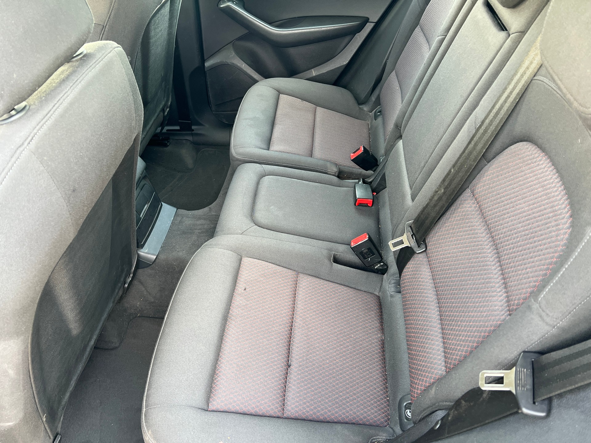 AUDI Q5 2.0 TDI quattro S-tronic Automat (Klimatronik * Alufelgen * Radio CD * Sensoren * BO4)-image-14