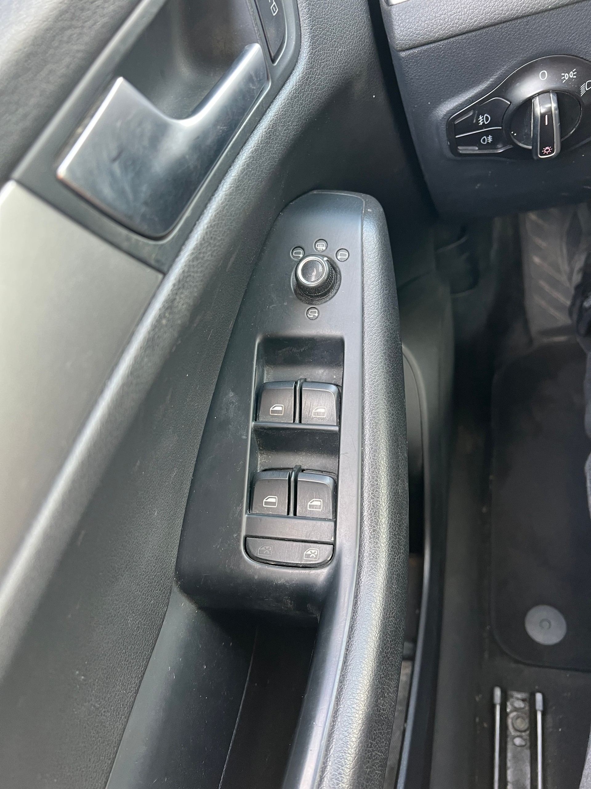 AUDI Q5 2.0 TDI quattro S-tronic Automat (Klimatronik * Alufelgen * Radio CD * Sensoren * BO4)-image-15