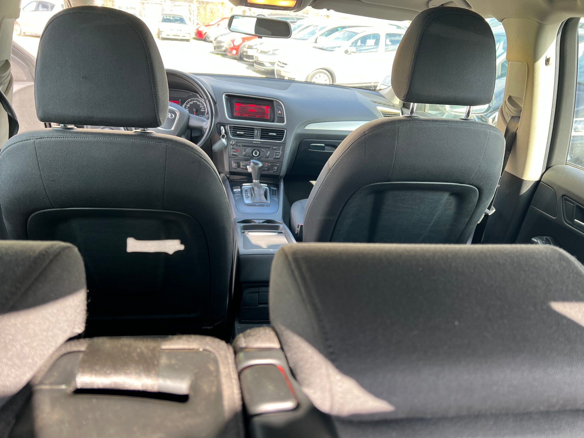 AUDI Q5 2.0 TDI quattro S-tronic Automat (Klimatronik * Alufelgen * Radio CD * Sensoren * BO4)-image-12