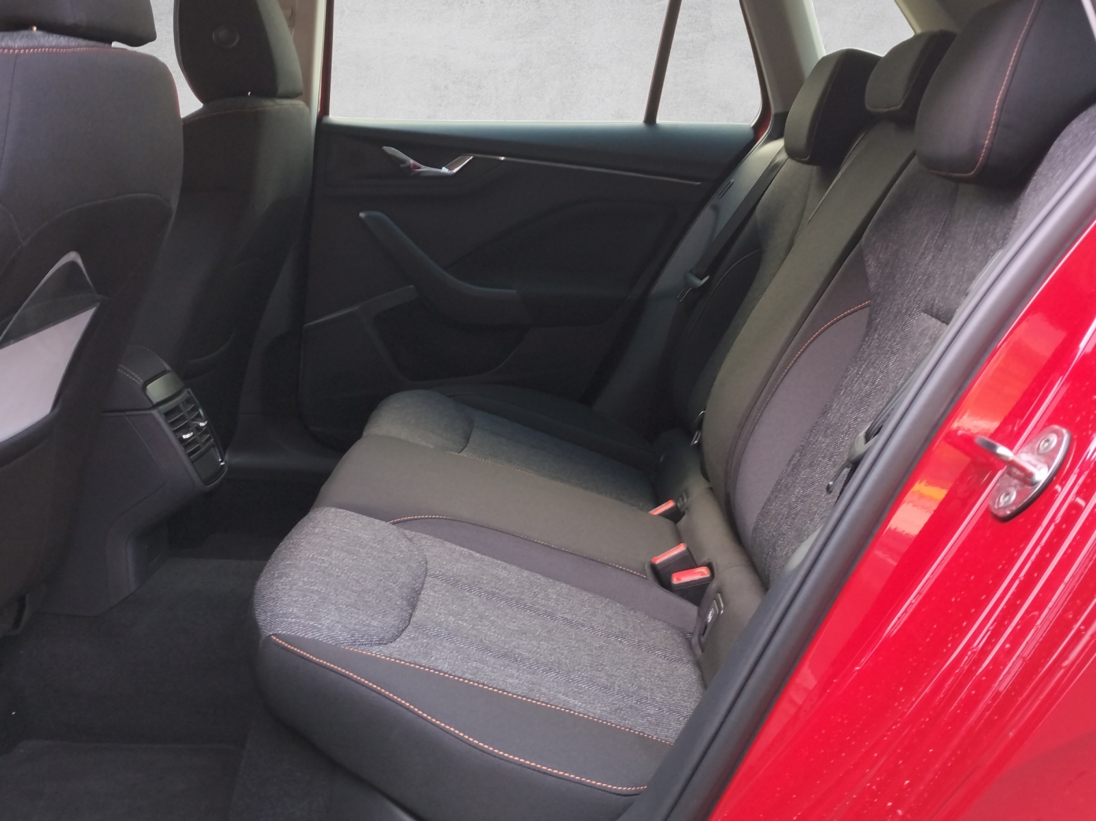 SKODA Kamiq 1.5 TSI Clever DSG-image-8