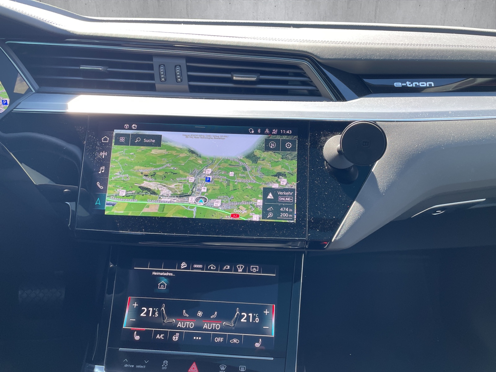 AUDI e-tron 55 S Line Black Edition quattro-image-12
