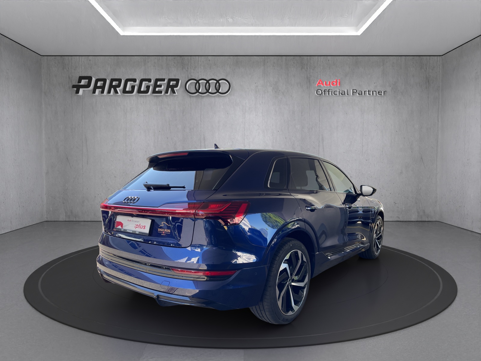AUDI e-tron 55 S Line Black Edition quattro-image-5