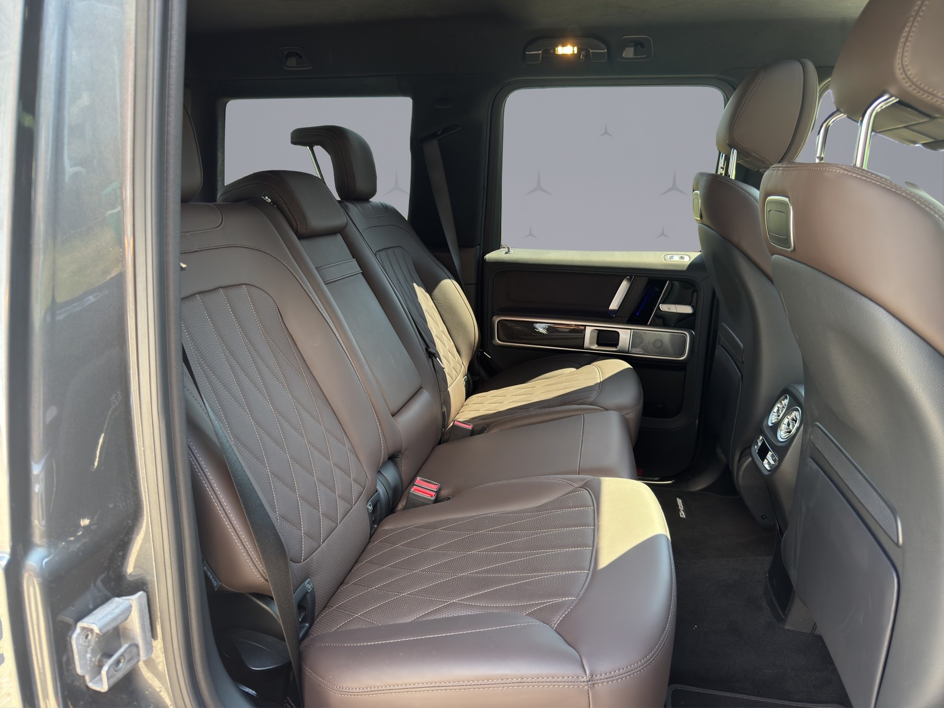 MERCEDES-BENZ G 63 AMG-image-17
