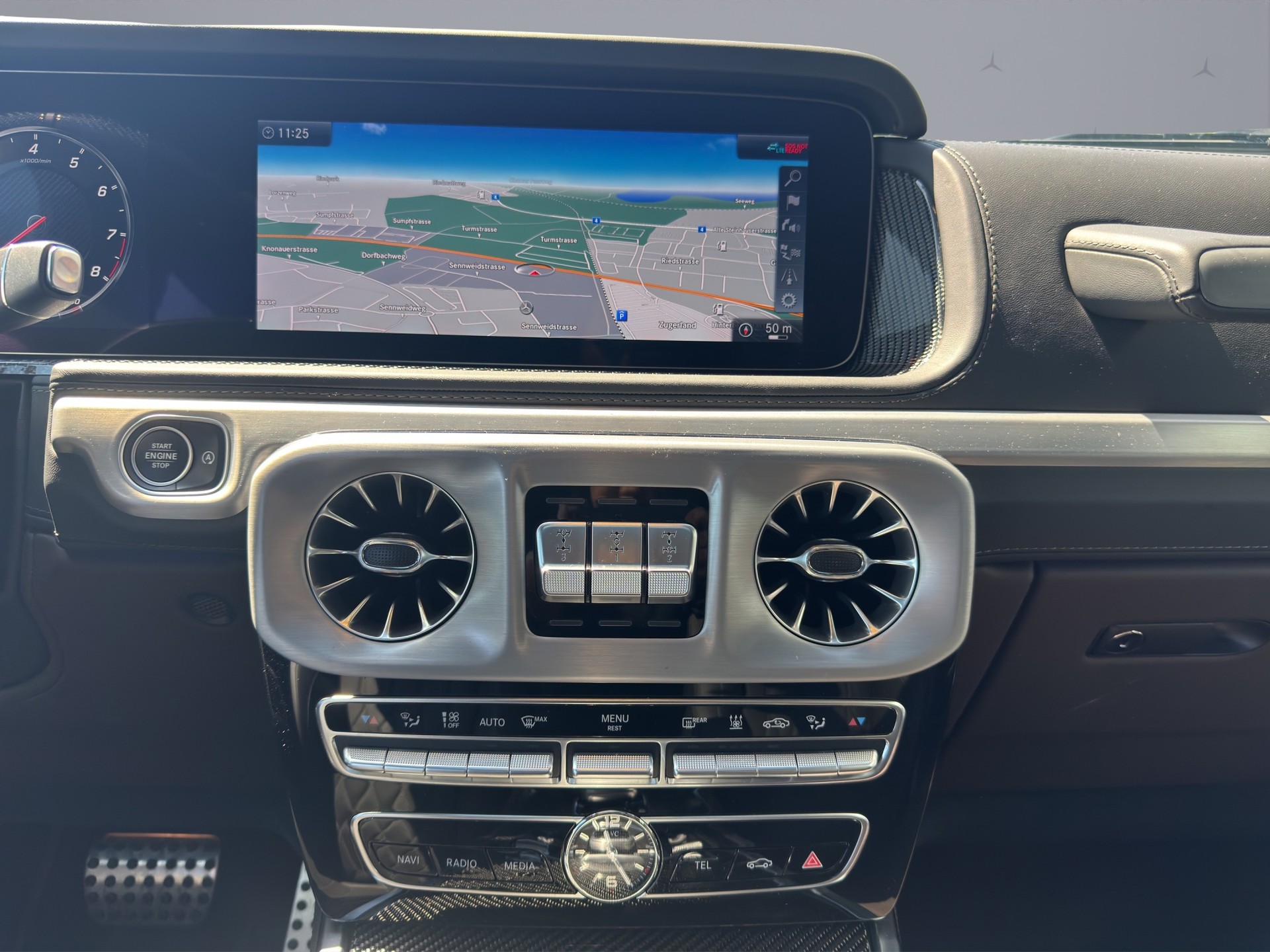 MERCEDES-BENZ G 63 AMG-image-15