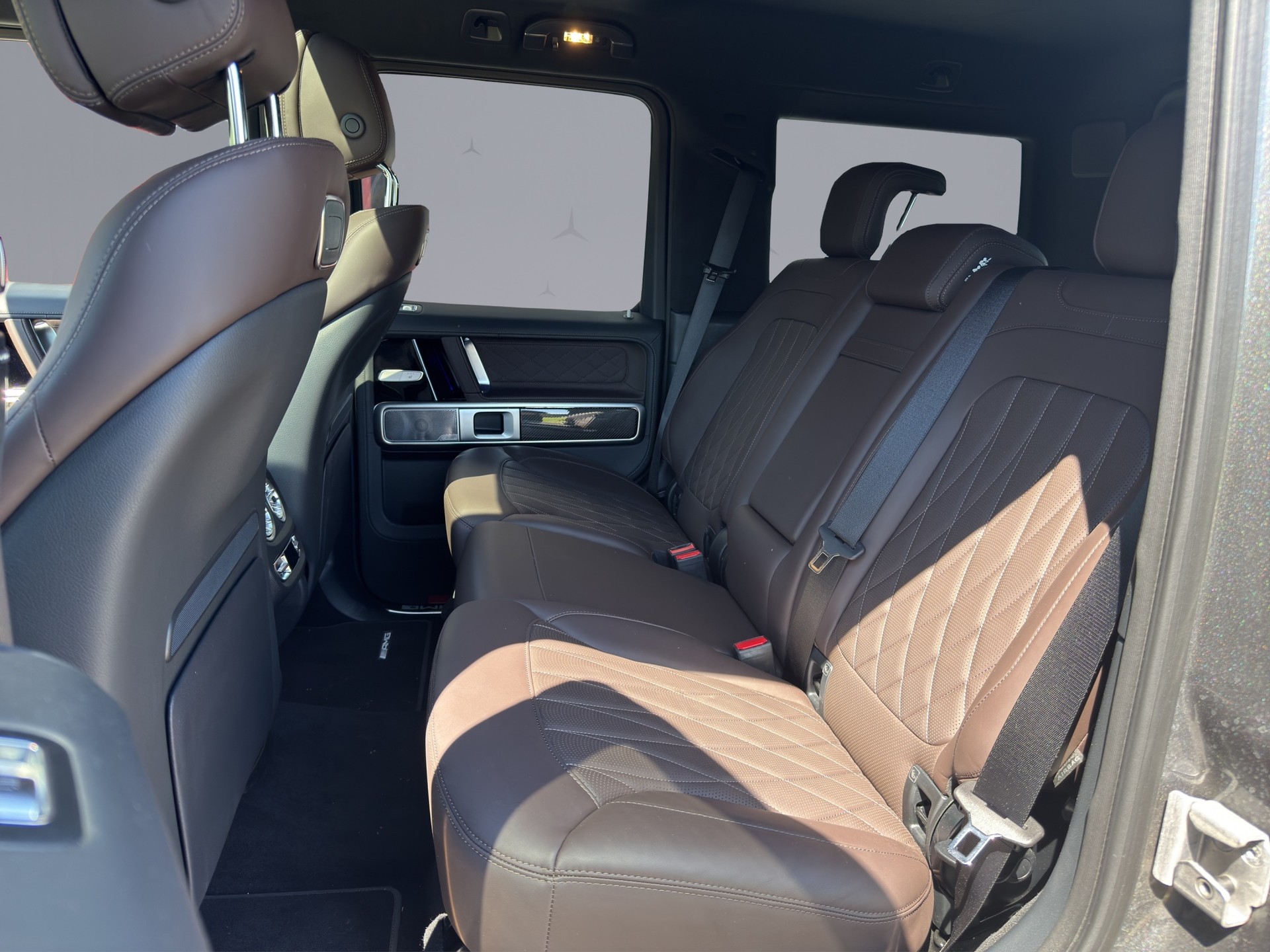 MERCEDES-BENZ G 63 AMG-image-12