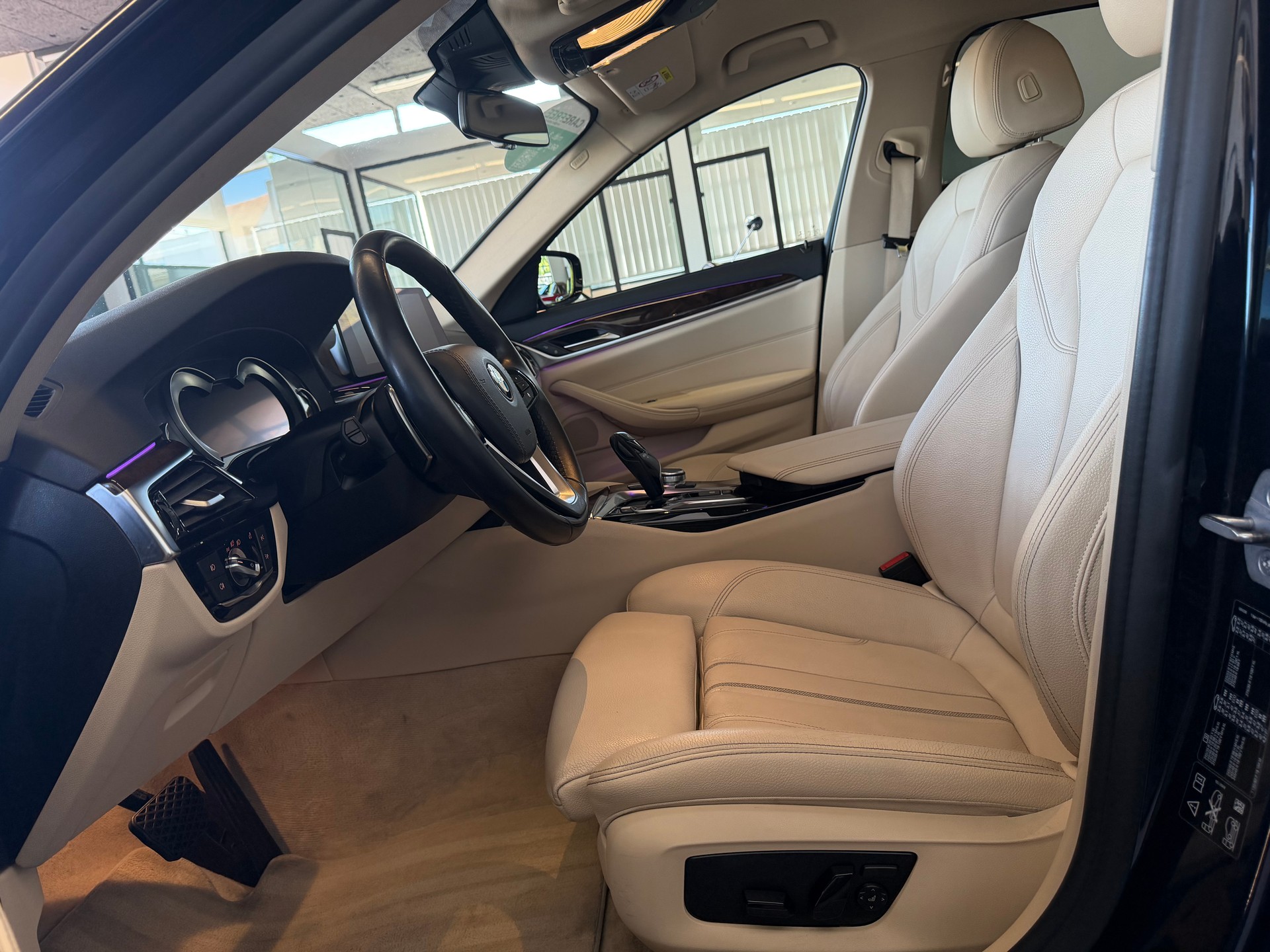 BMW 520d xDrive 190PS 4X4 Sport Line Steptronic-image-12