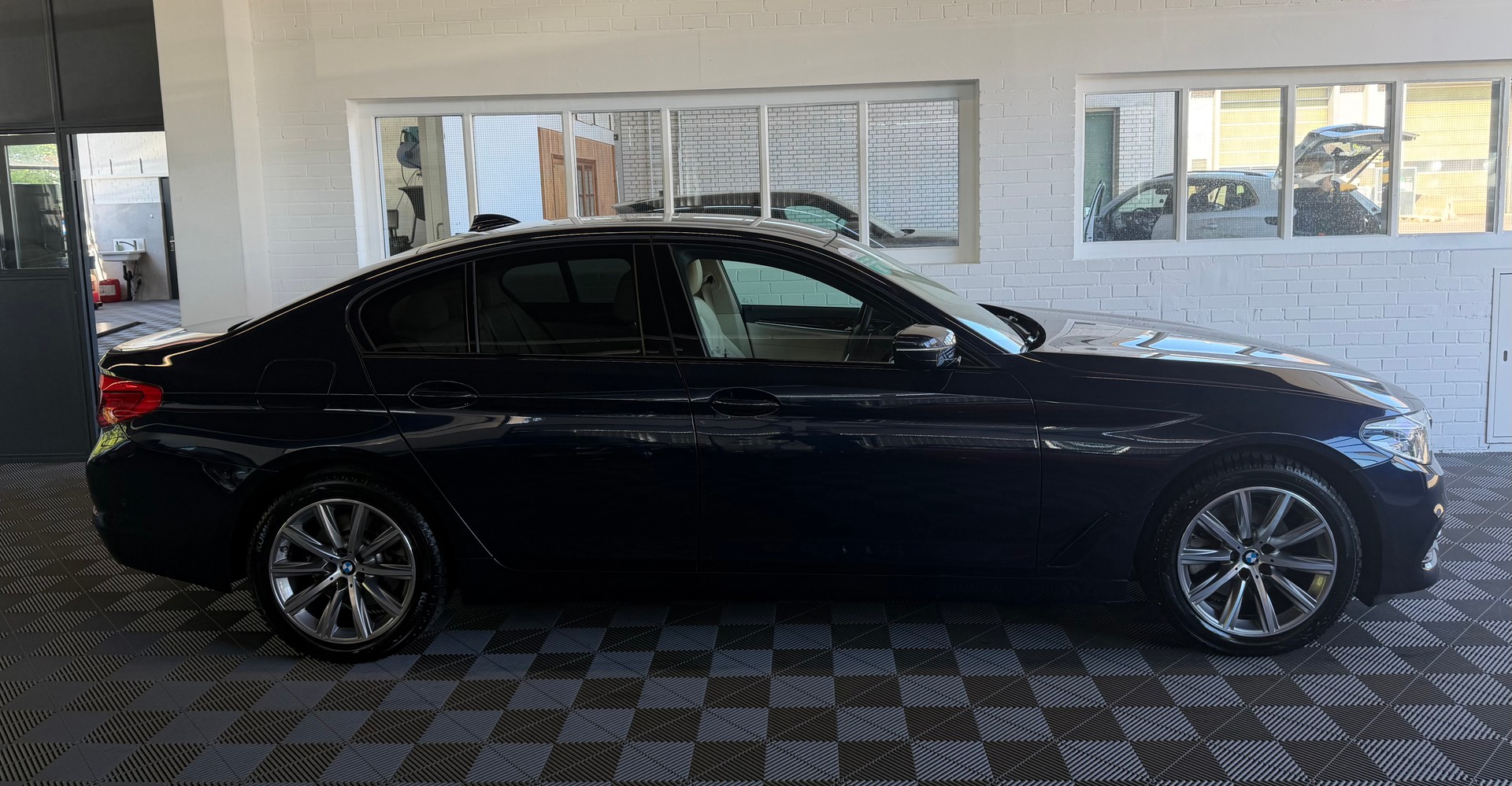 BMW 520d xDrive 190PS 4X4 Sport Line Steptronic-image-1