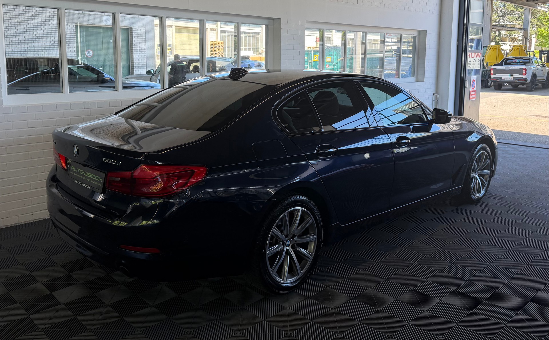 BMW 520d xDrive 190PS 4X4 Sport Line Steptronic-image-2