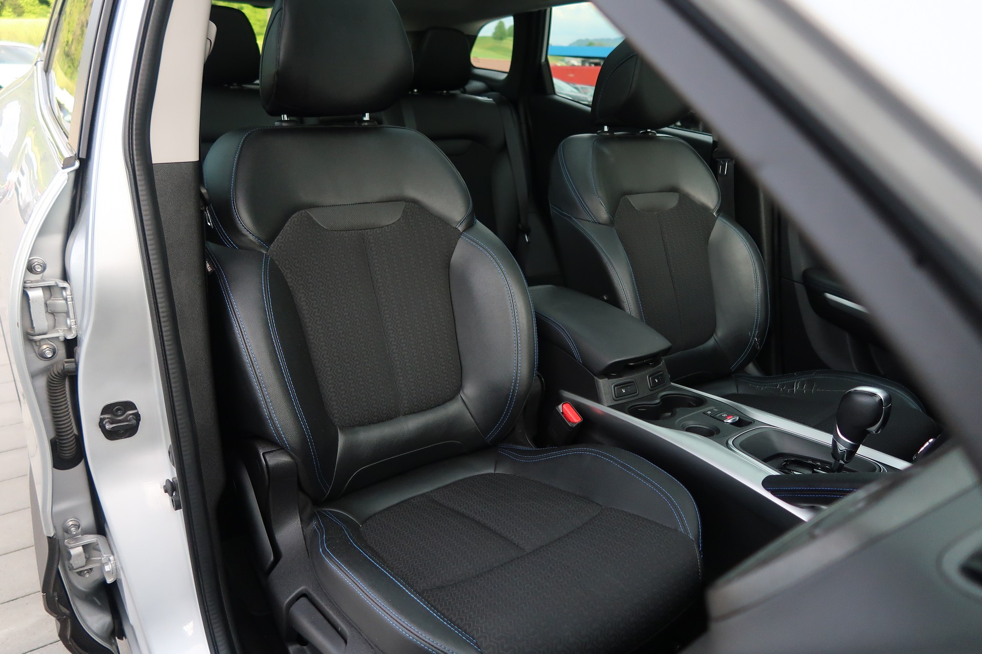 RENAULT Kadjar 1.2 16V Turbo S-Edition EDC-image-9