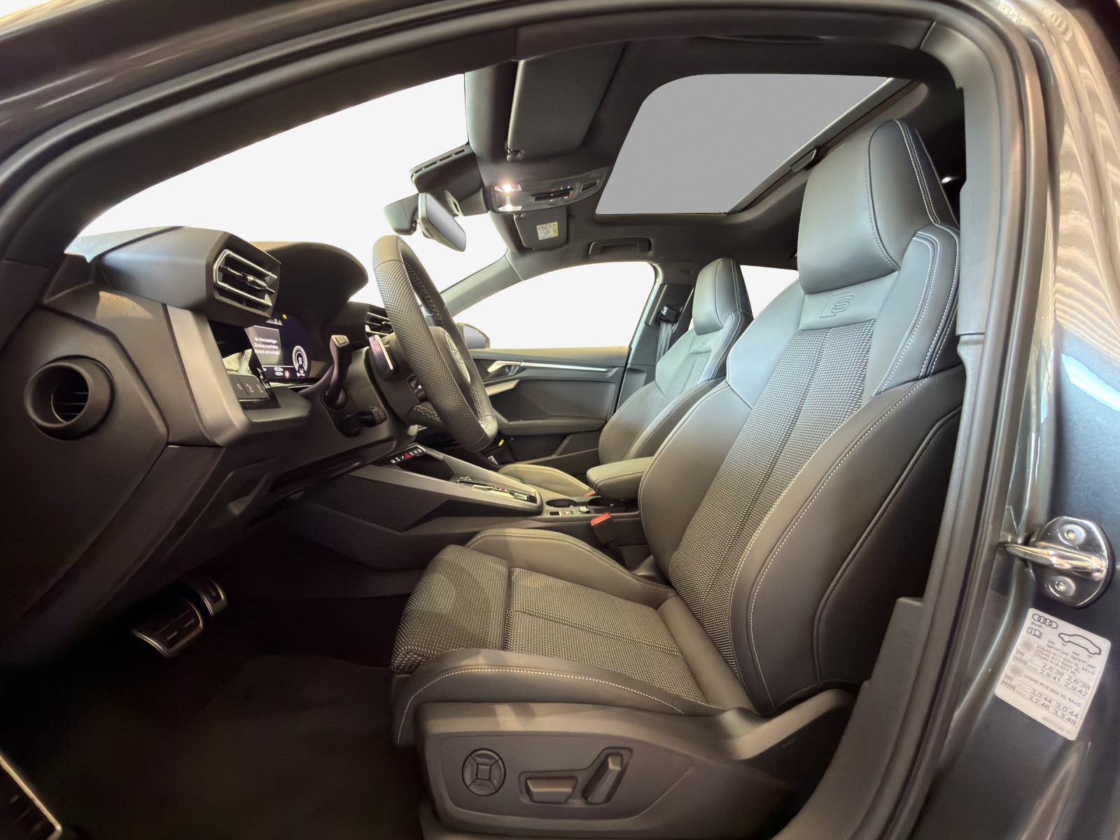 AUDI A3 Sportback TFSI e 200 kW S line Attraction S tronic-image-7