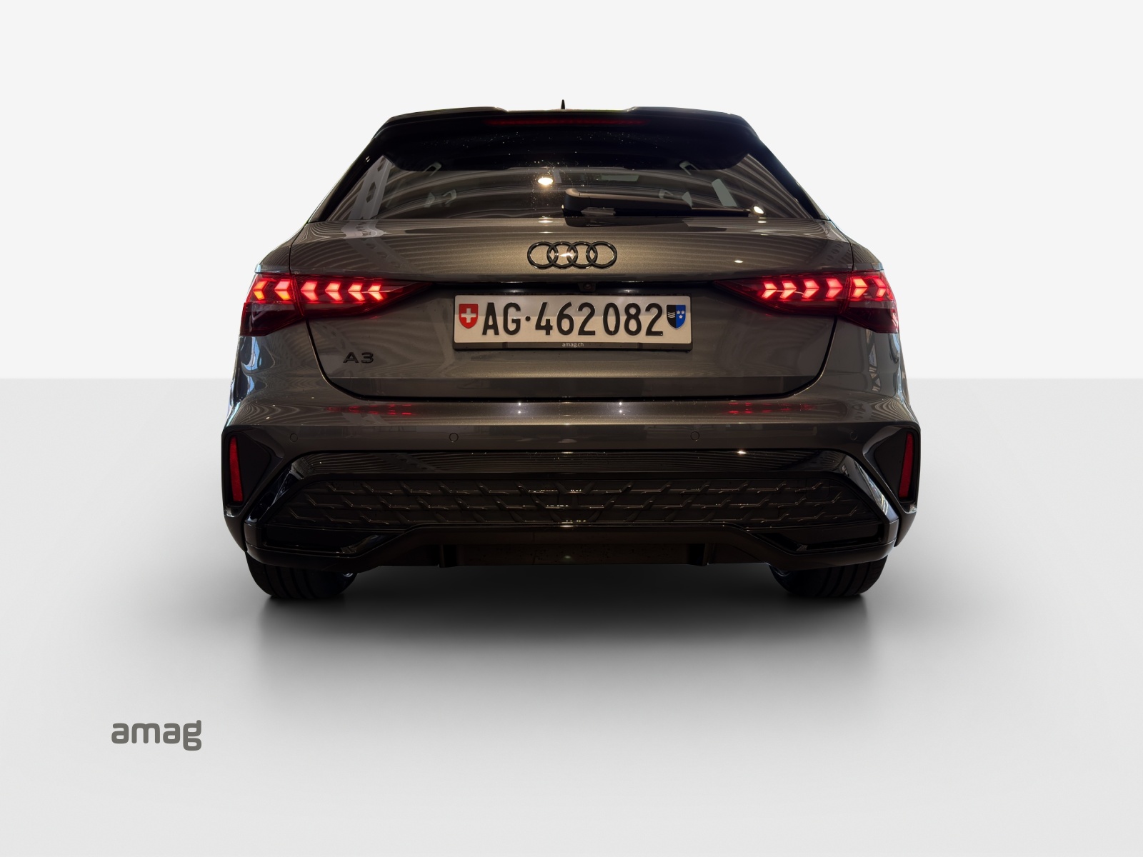AUDI A3 Sportback TFSI e 200 kW S line Attraction S tronic-image-3