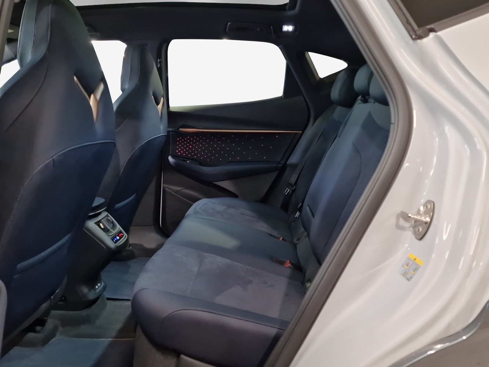 CUPRA Tavascan Type 9 77 kWh Adrenaline-image-12