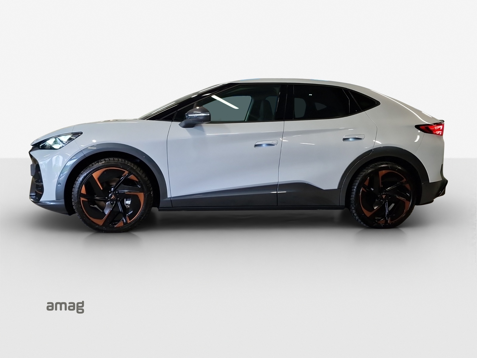 CUPRA Tavascan Type 9 77 kWh Adrenaline-image-1