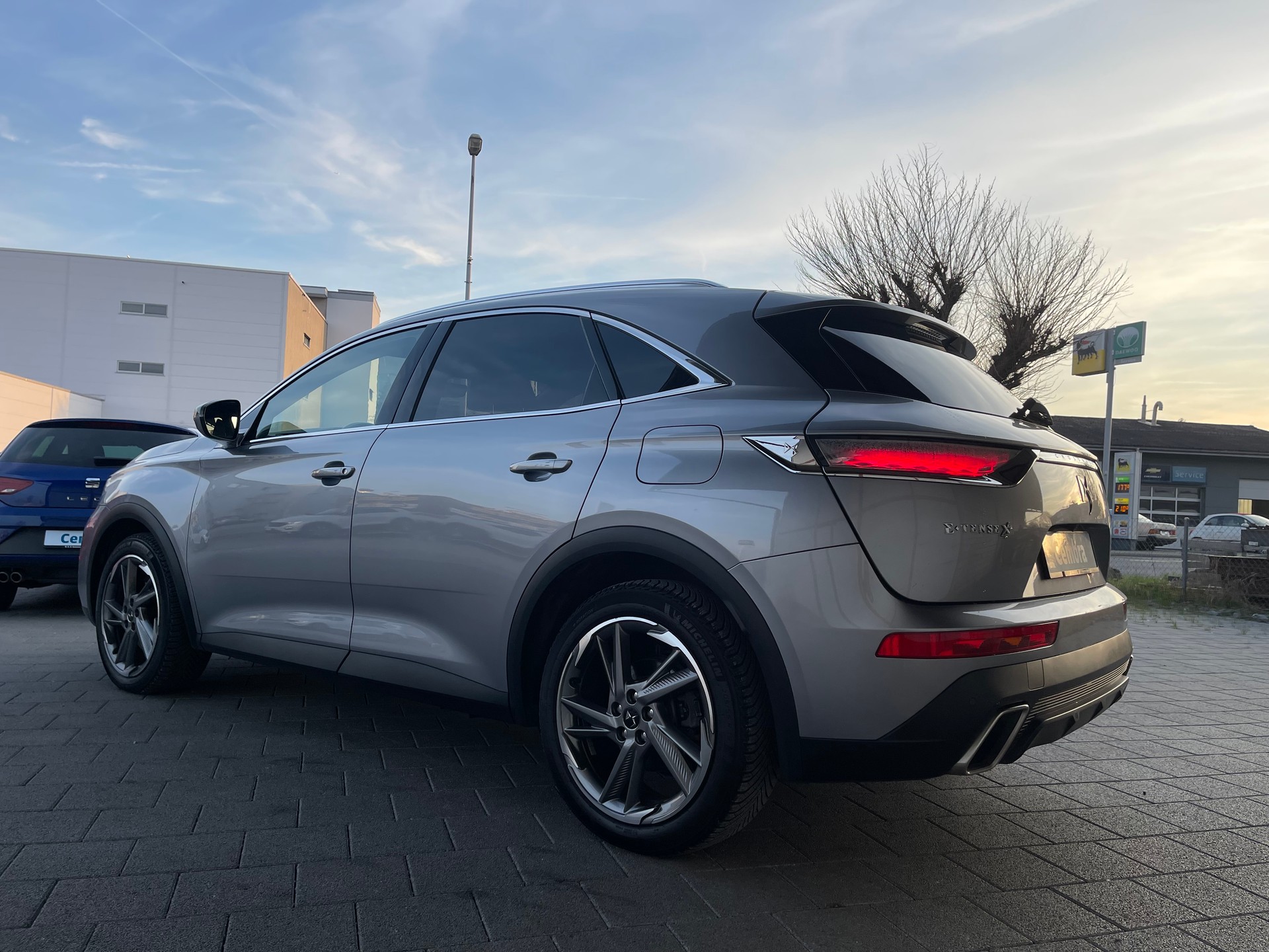 DS AUTOMOBILES DS 7 Crossback E-Tense 300 4x4 Louvre-image-4