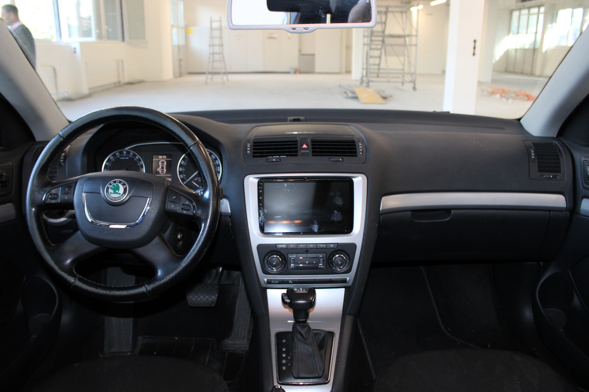 SKODA Octavia Combi 2.0 TDI Family DSG-image-10