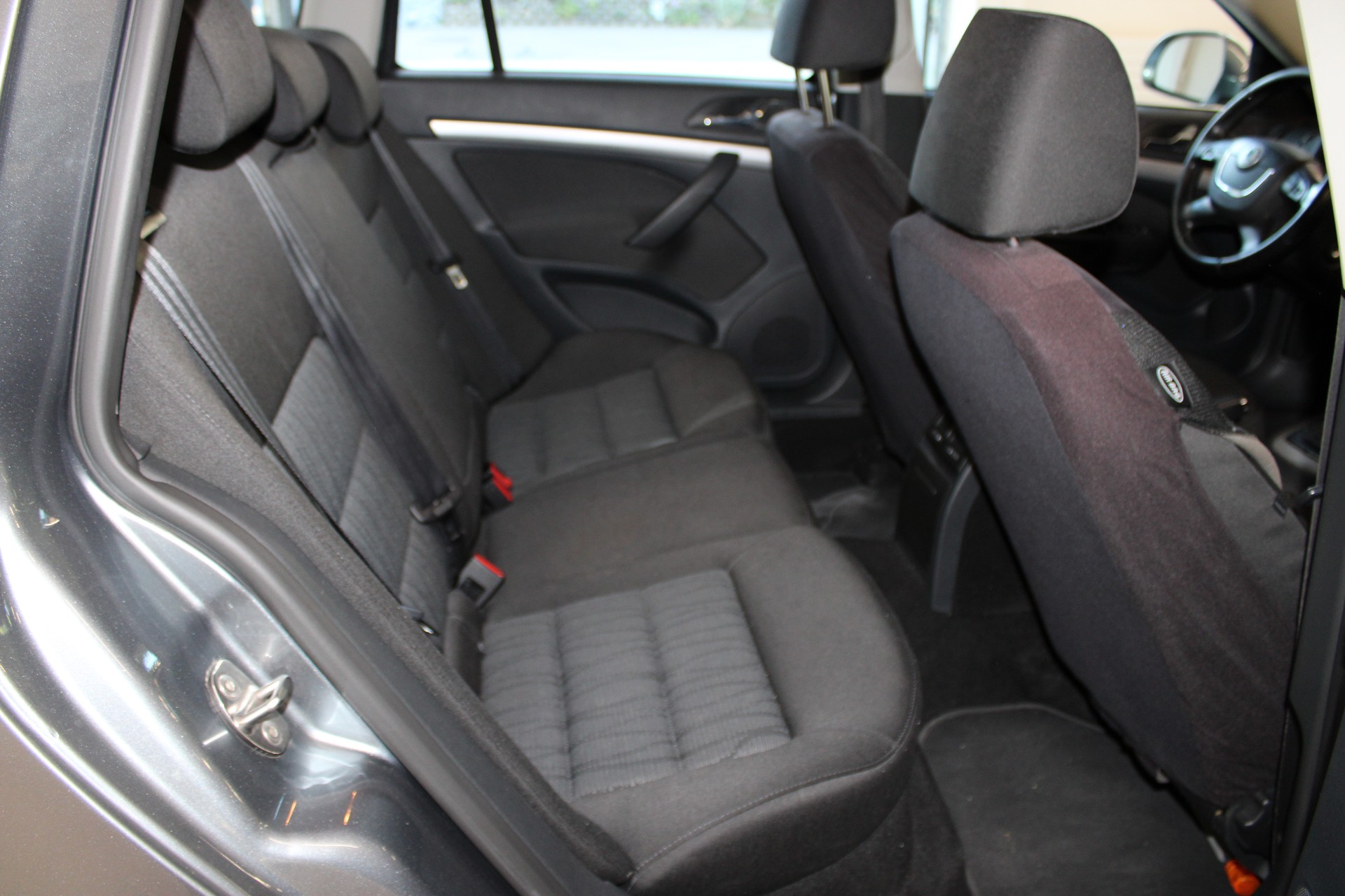 SKODA Octavia Combi 2.0 TDI Family DSG-image-14